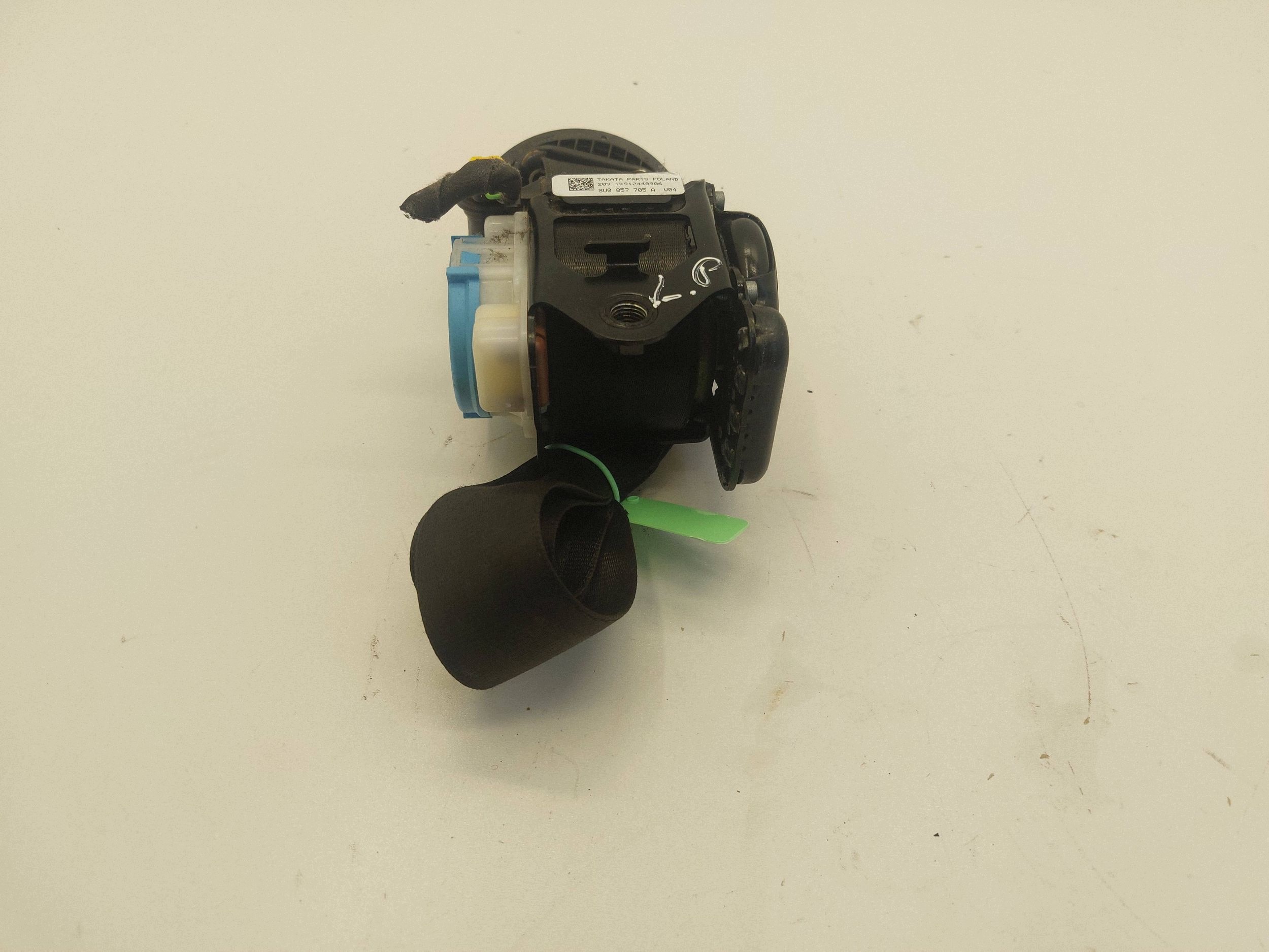 AUDI Q3 and 8U 11-14r seat belt left front 8U0857705A