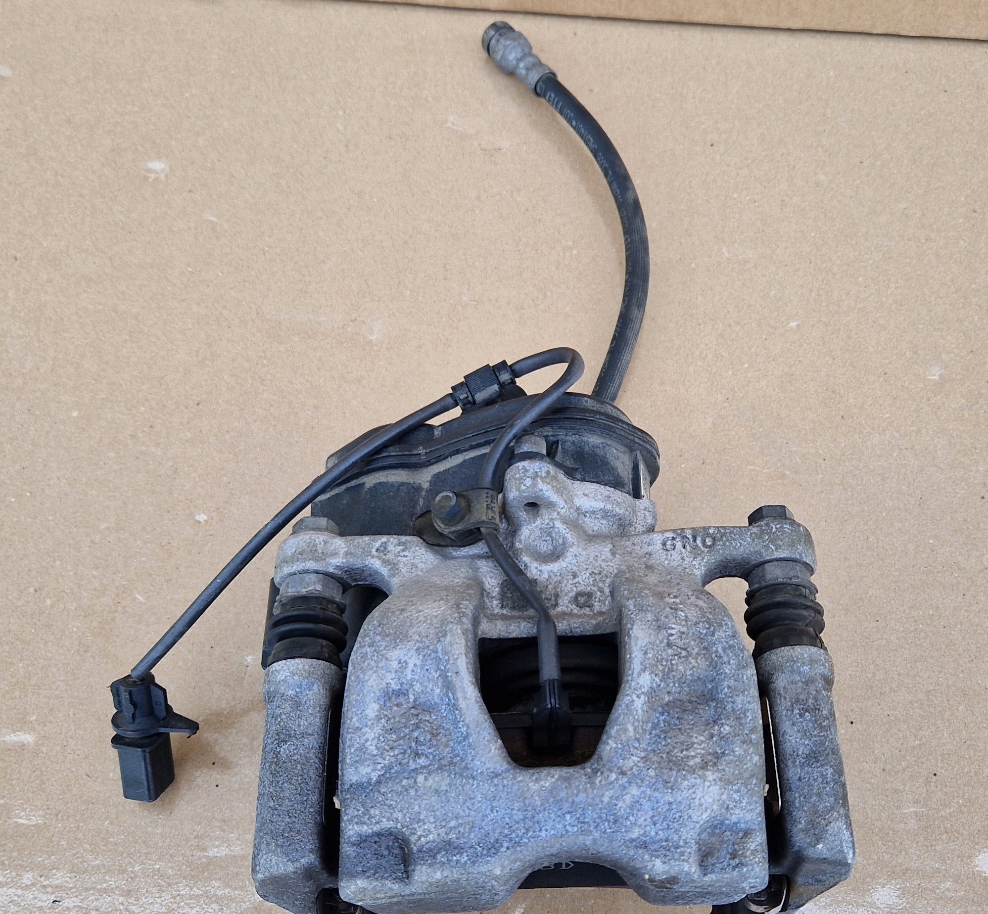 caliper brake rear part AUDI A4 B9 AUDI A5 8W0406BL right as new