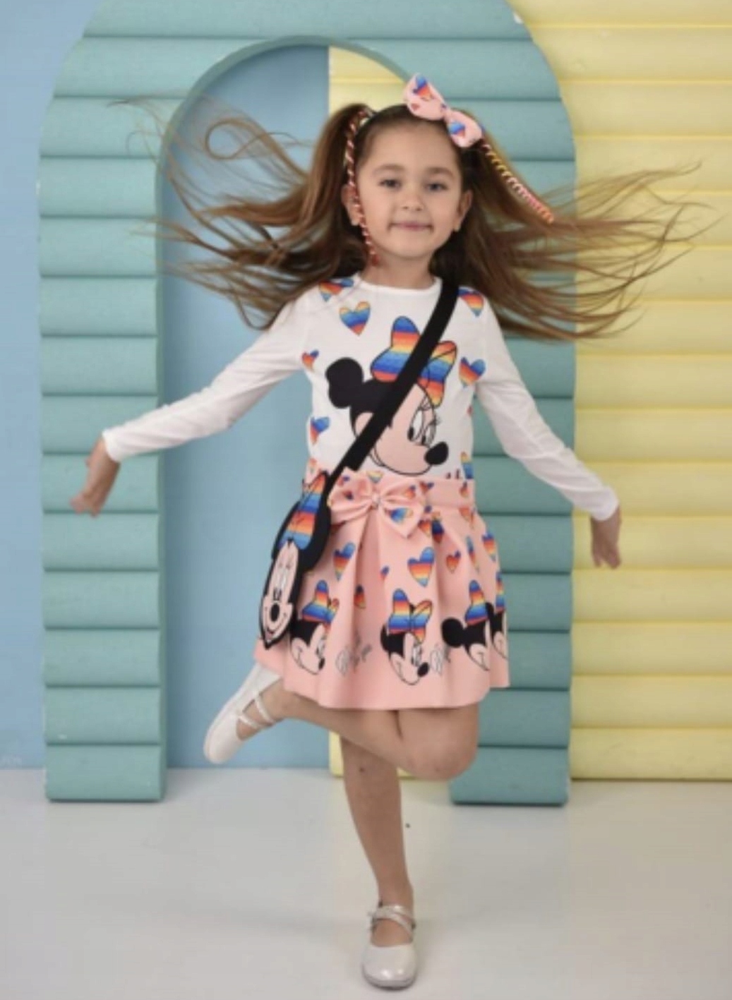 Komplet dres dla dziewczynki Minnie 4 części r 110 Rodzaj bez kaptura