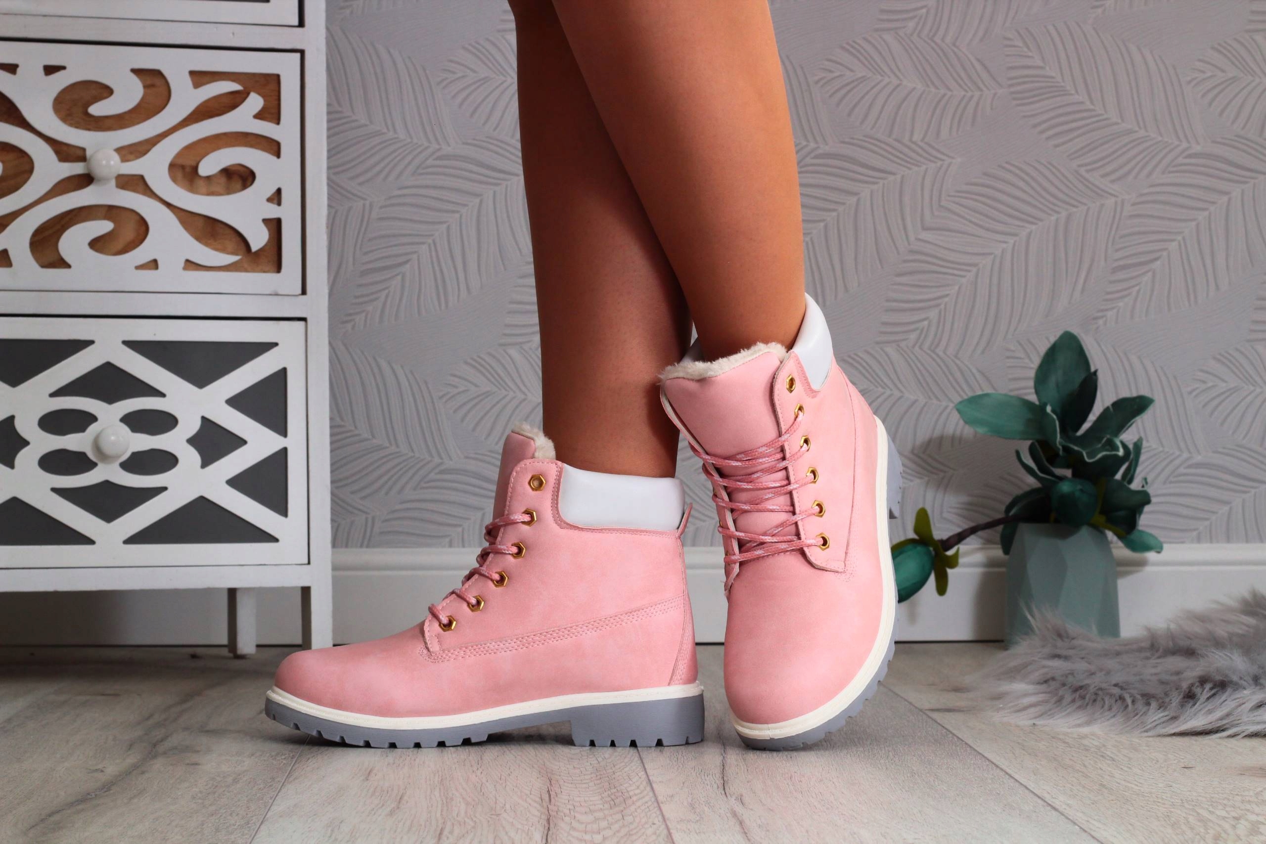 BUTY ZIMOWE TRAPERY SPORTOWE OCIEPLANE ŚNIEGOWCE Materiał wkładki inny