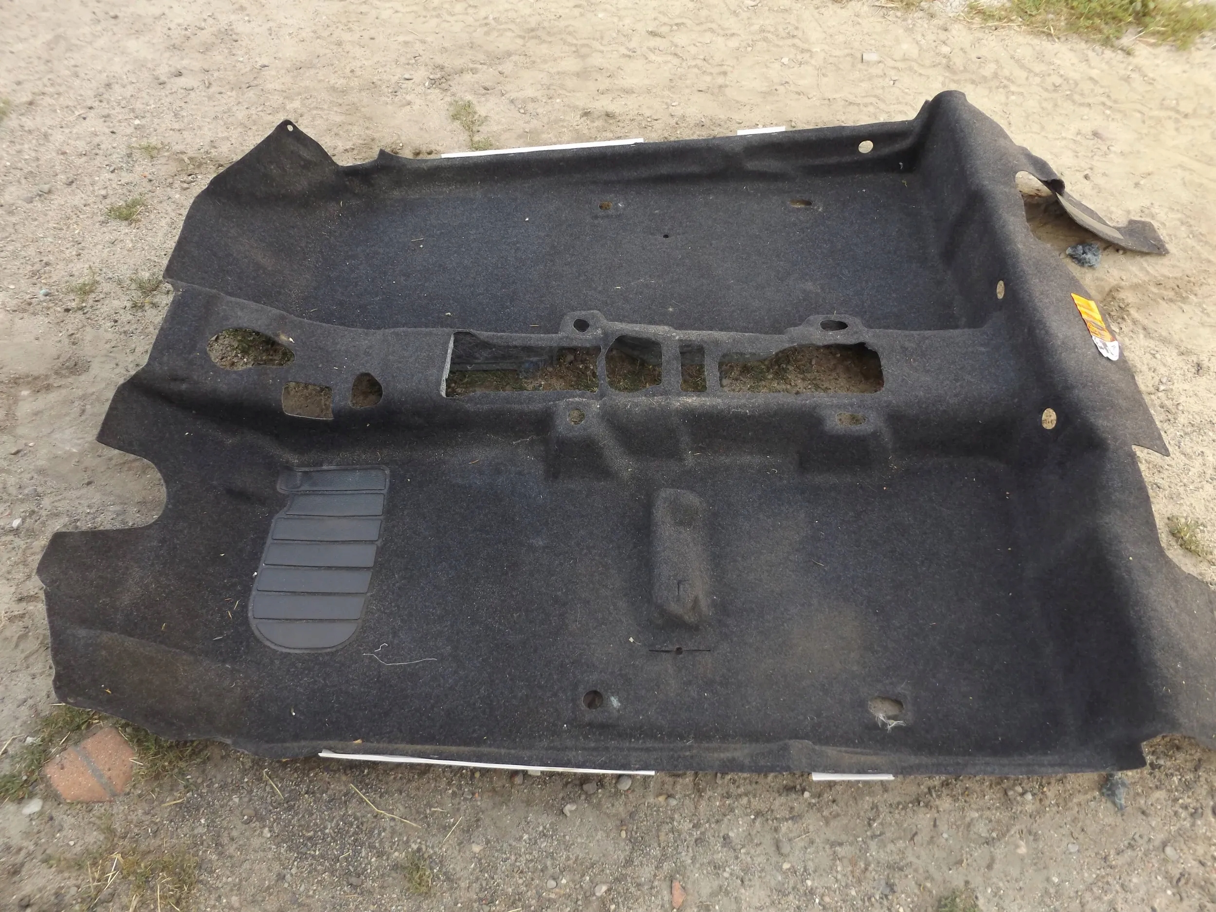 MICRA K12 ковер