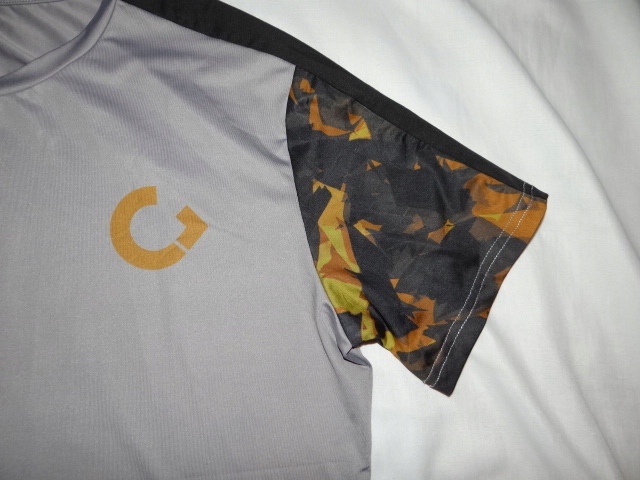 FAJNA ELASTYCZNA KOSZULKA OUTDOOR Kolekcja OUTDOOR