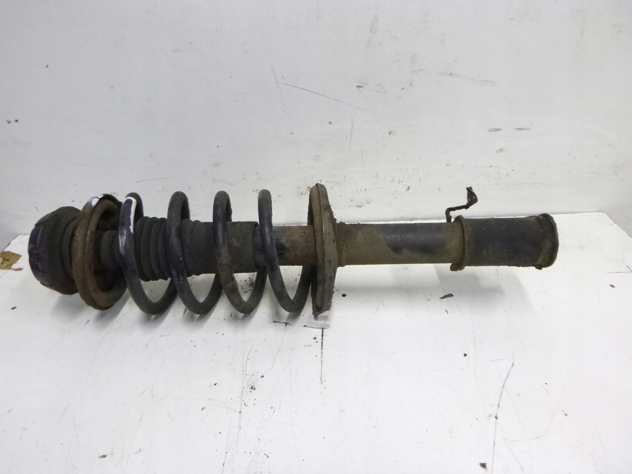 shock absorber front right Dacia Logan 1.4 2004r.