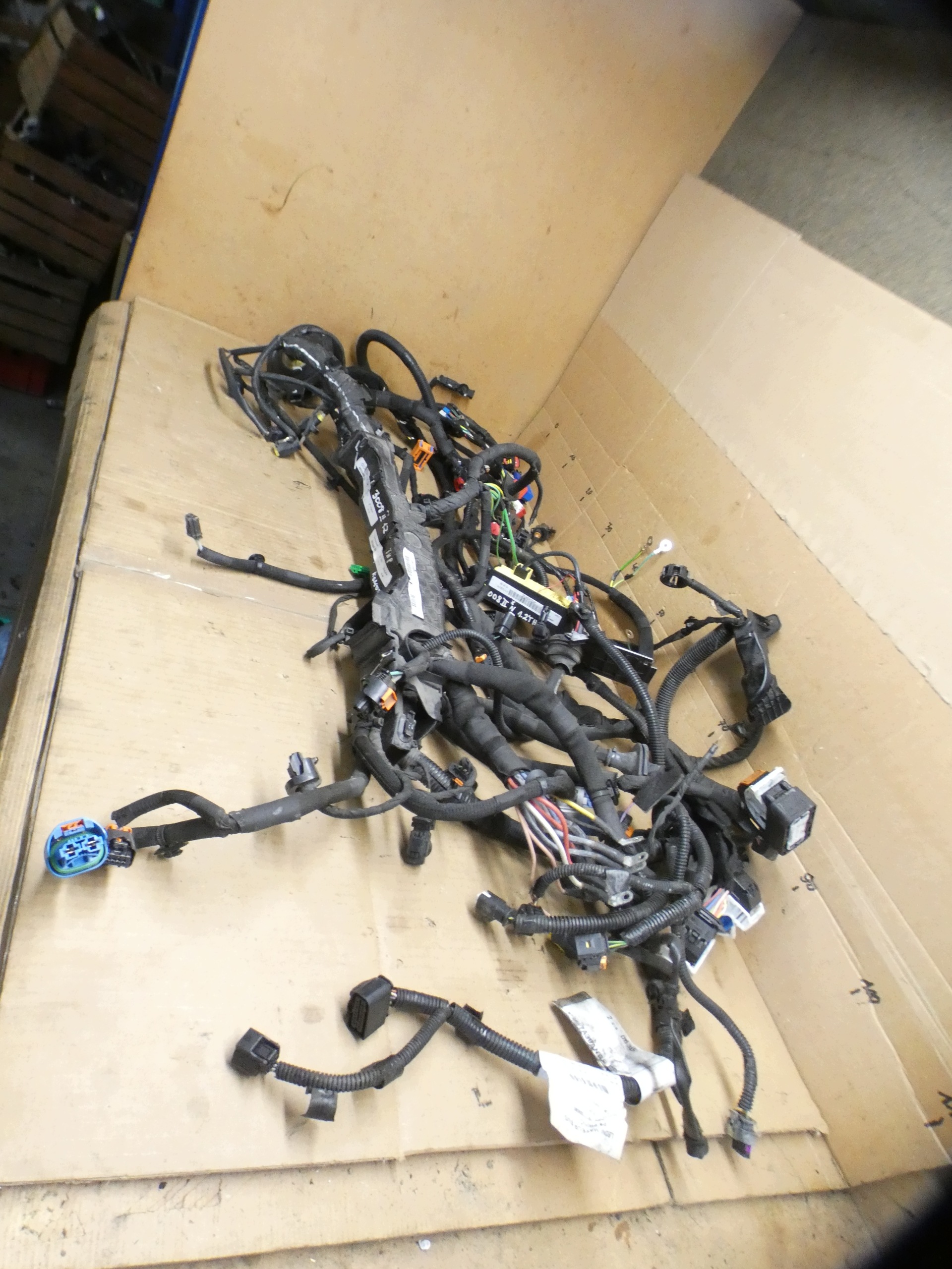 bundle of the engine Peugeot 3008 II