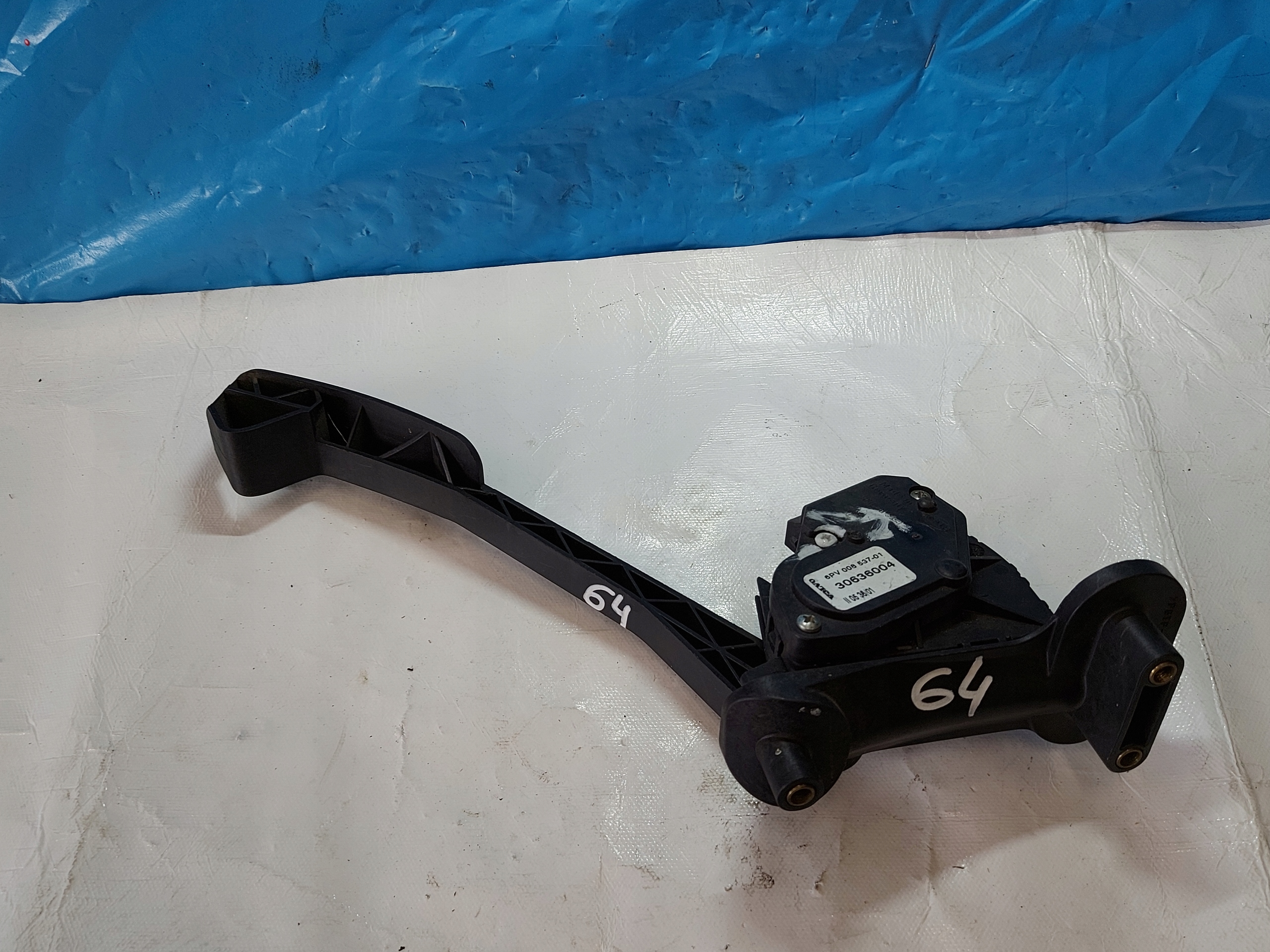 accelerator pedal V70 II 2.4 T 30636004