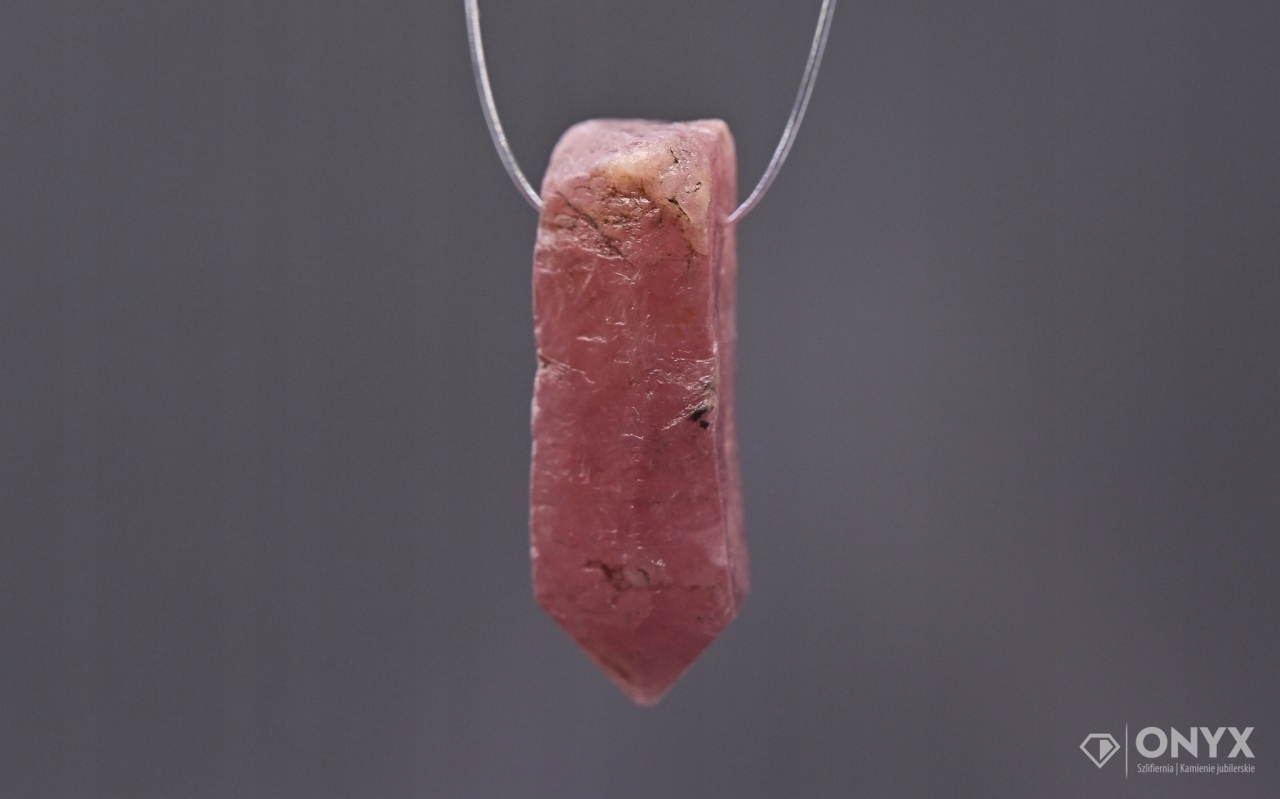 Rubín provrtaný přírodní křišťál 16,5x7 mm