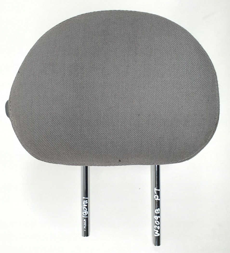 Подголовник правый задний MERCEDES W209