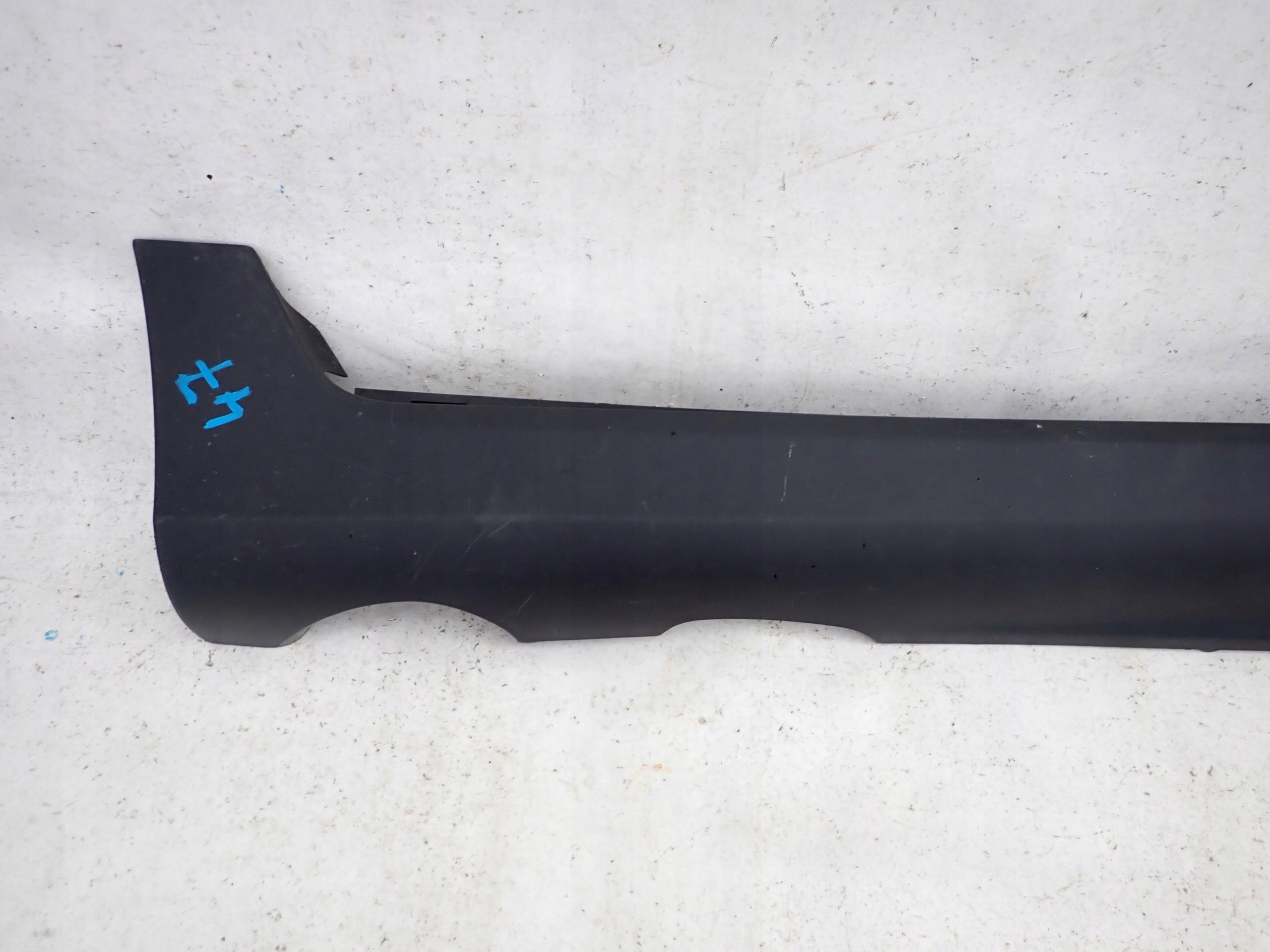 VOLVO XC60 and moulding threshold right threshold right