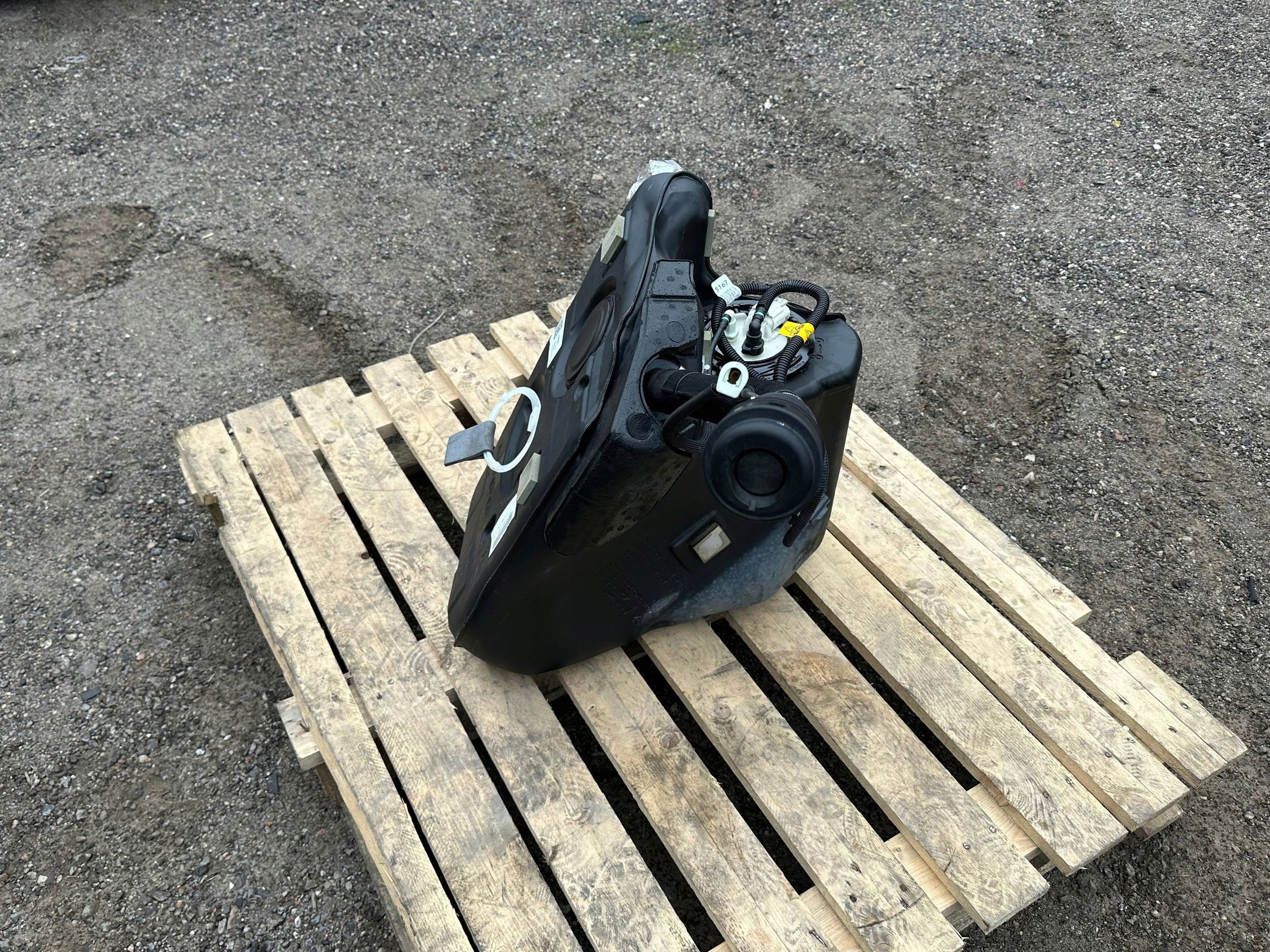 tank tank feed pump left Chevrolet Corvette C7 2014+