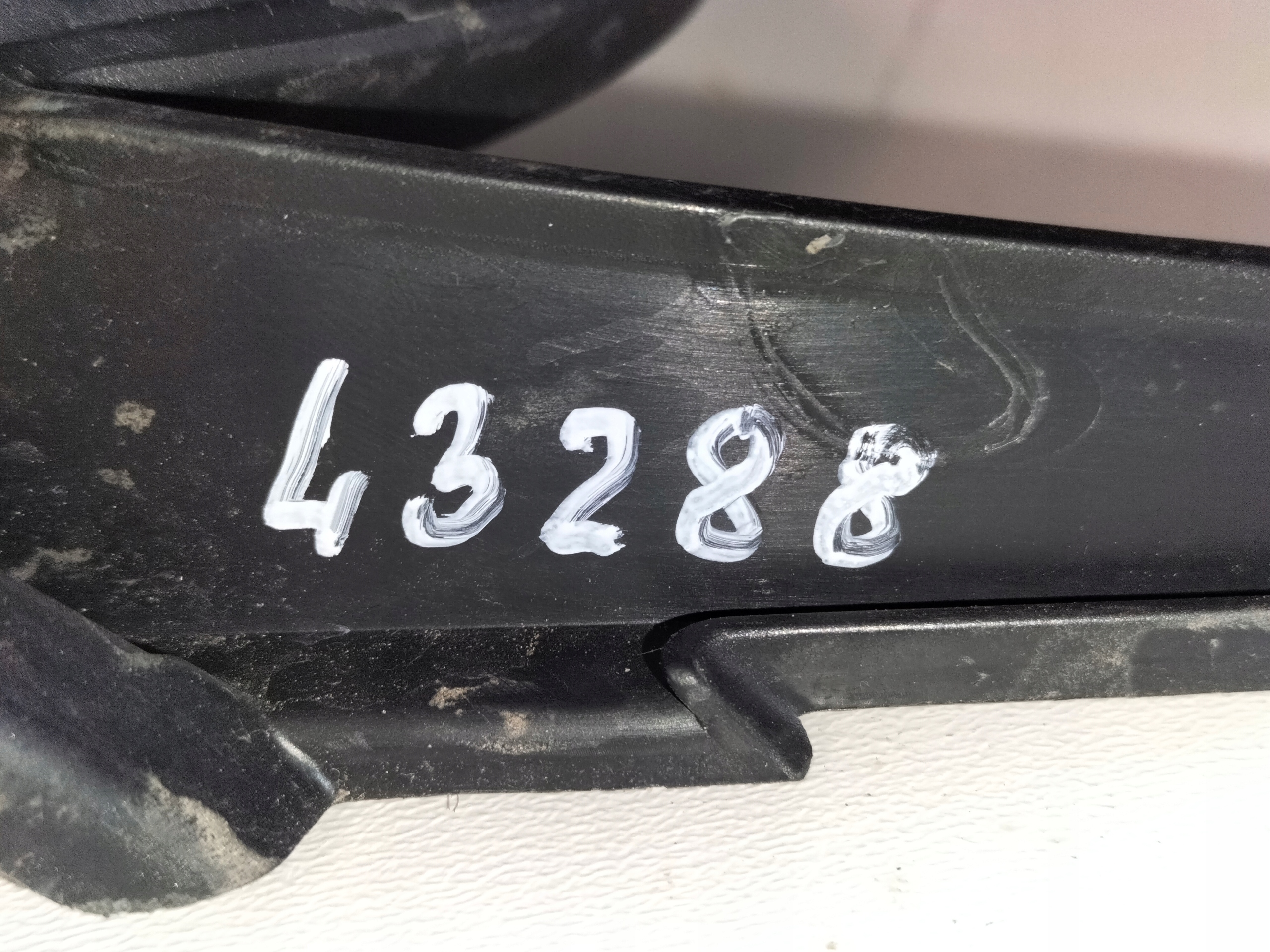 grille grid of a bumper front left TOYOTA COROLLA E21 18- sedan