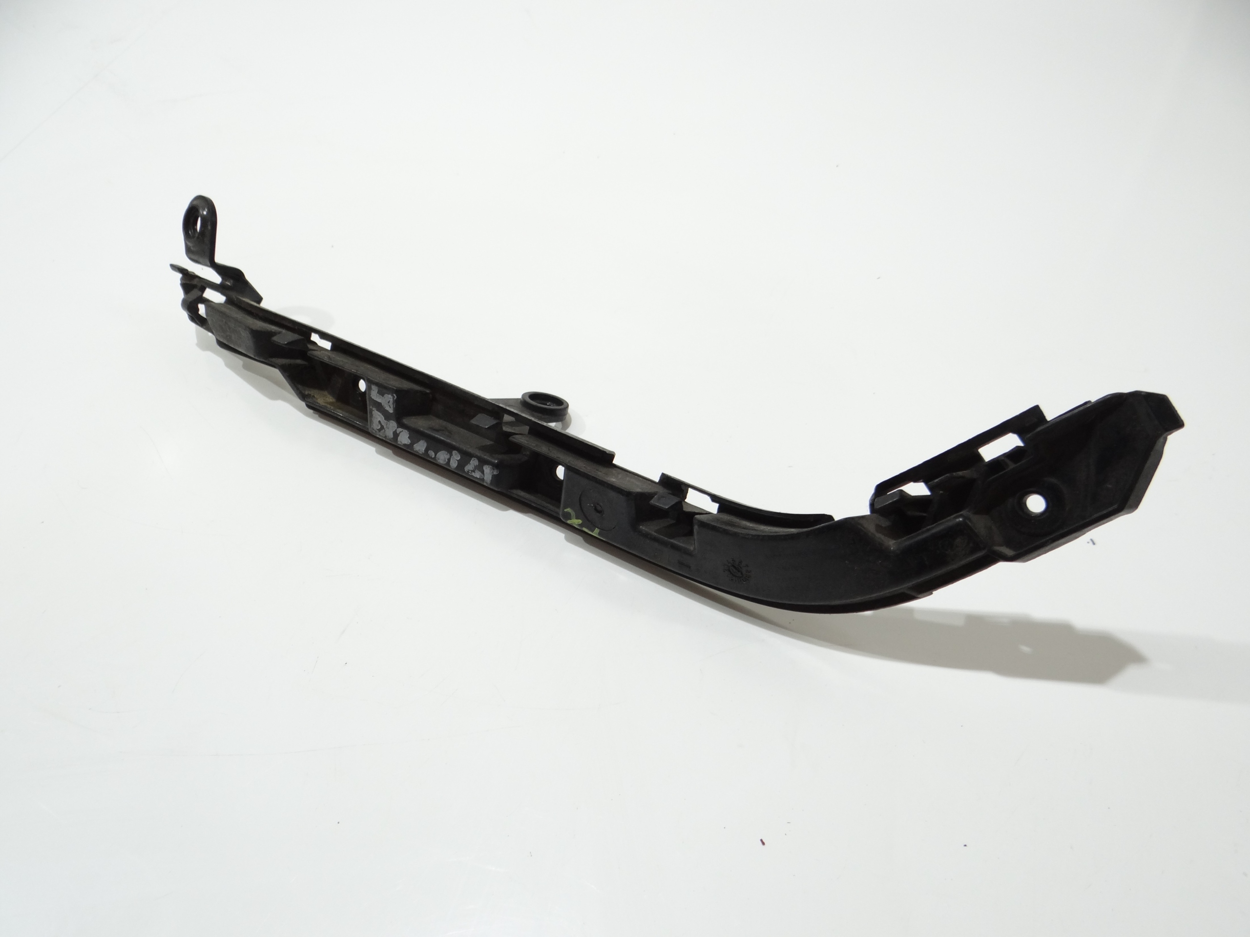 bumper bracket left rear part BMW E87 7058517