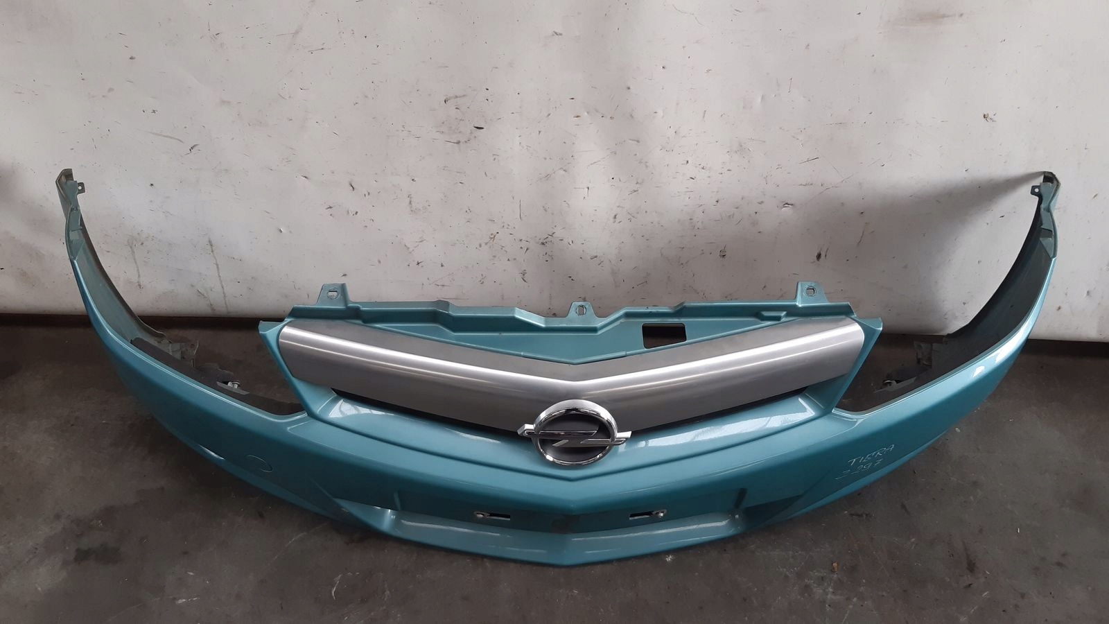 bumper front front Opel Tigra B Z397