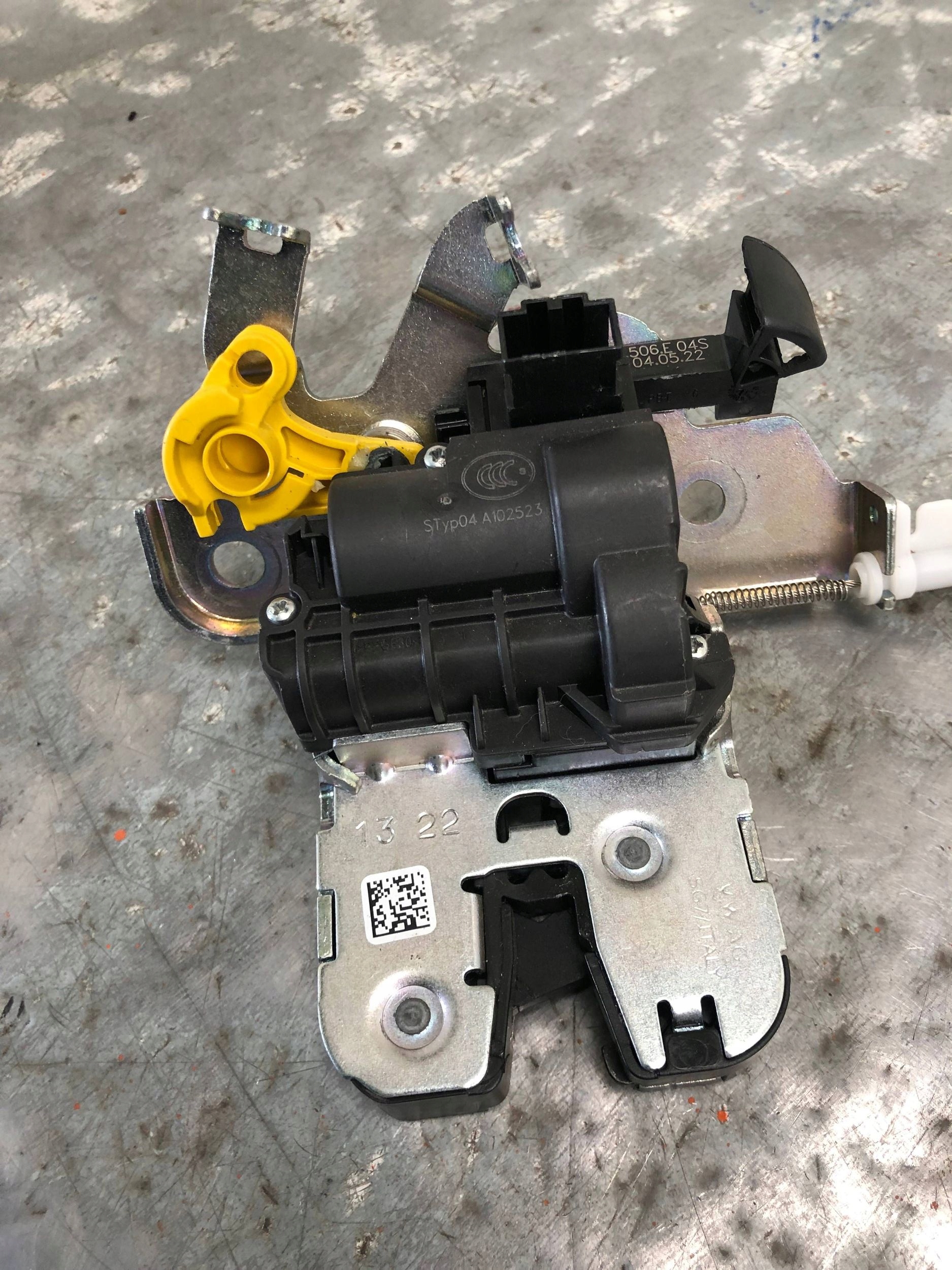lock bonnet boot AUDI Q7 4M 4M0827506E 11A827535