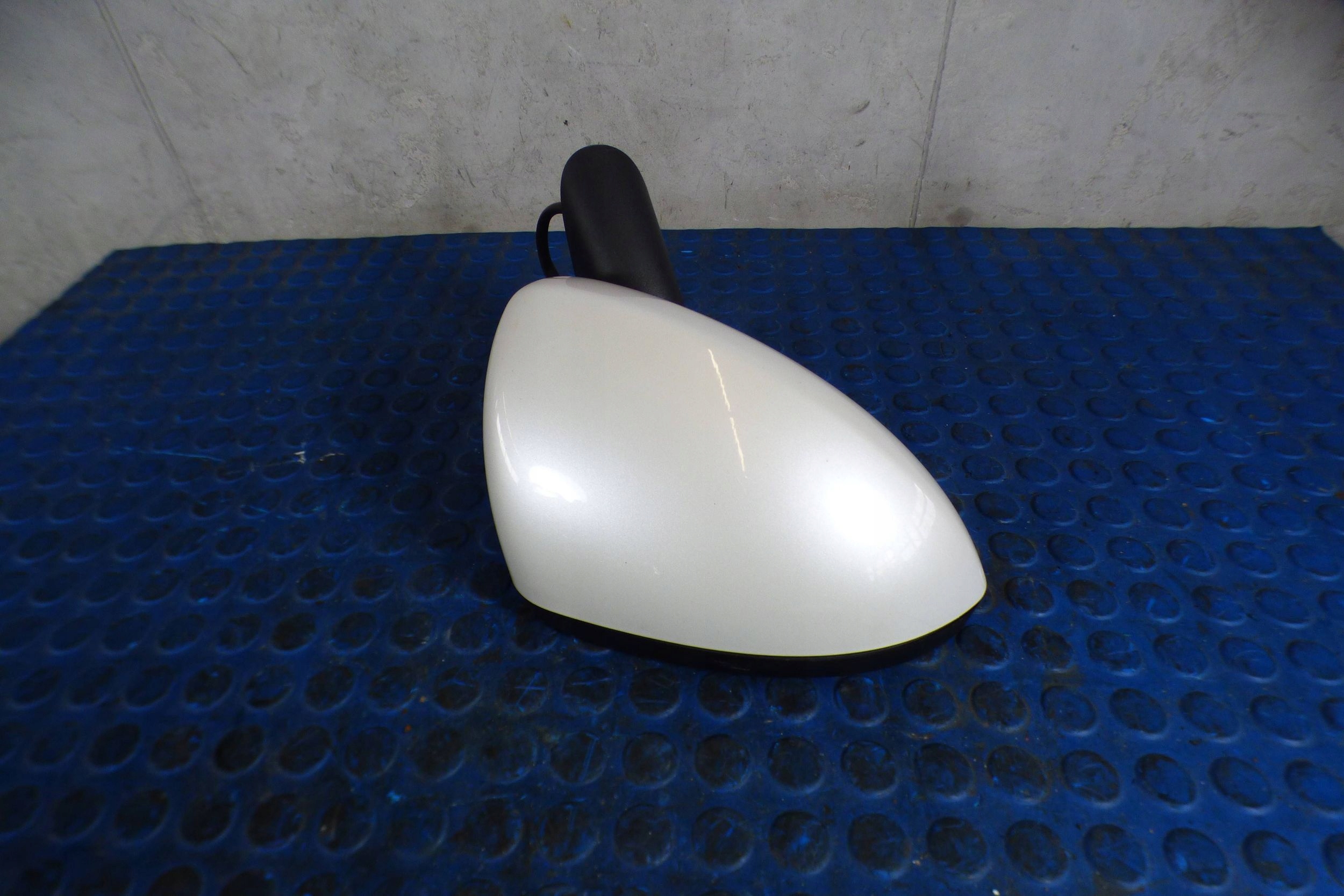 Opel Corsa E mirror right 3PIN LAKIER Z42A original st.BDB EUROPA