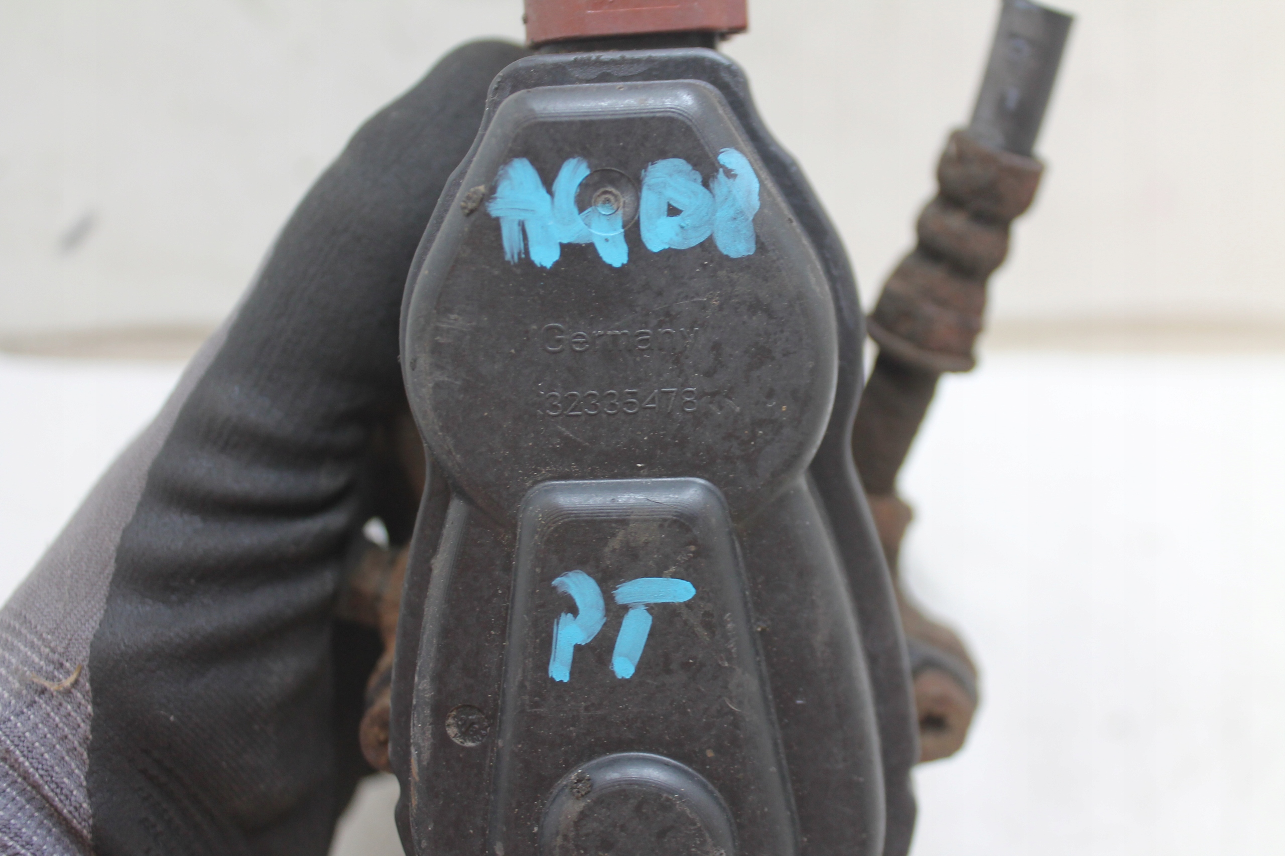 caliper brake electrical right rear part 323354478 AUDI A4 B8 A5 8T 07-15