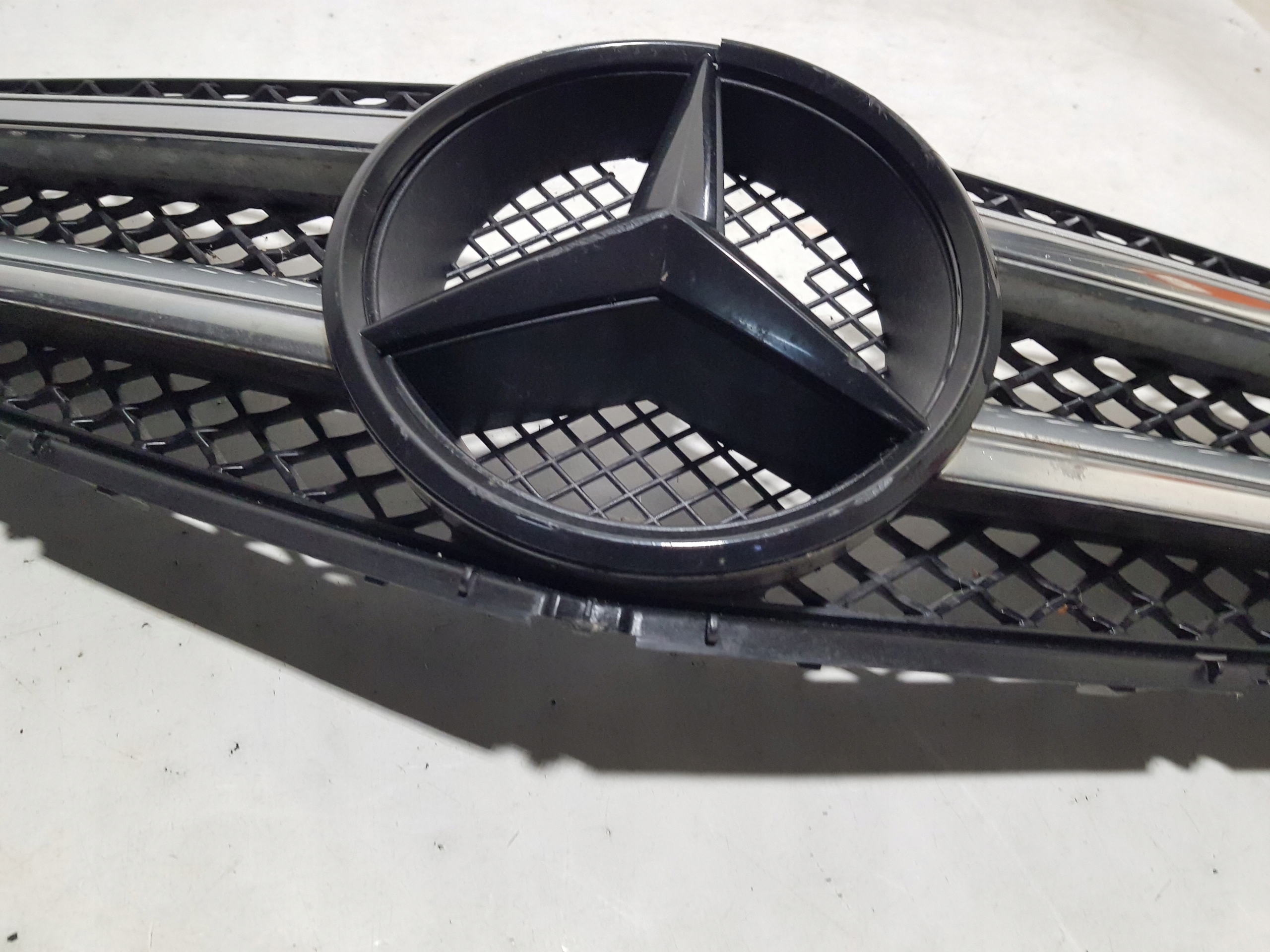 mask hűtőrács MERCEDES E-KLASA COUPE CABRIO W207 C207