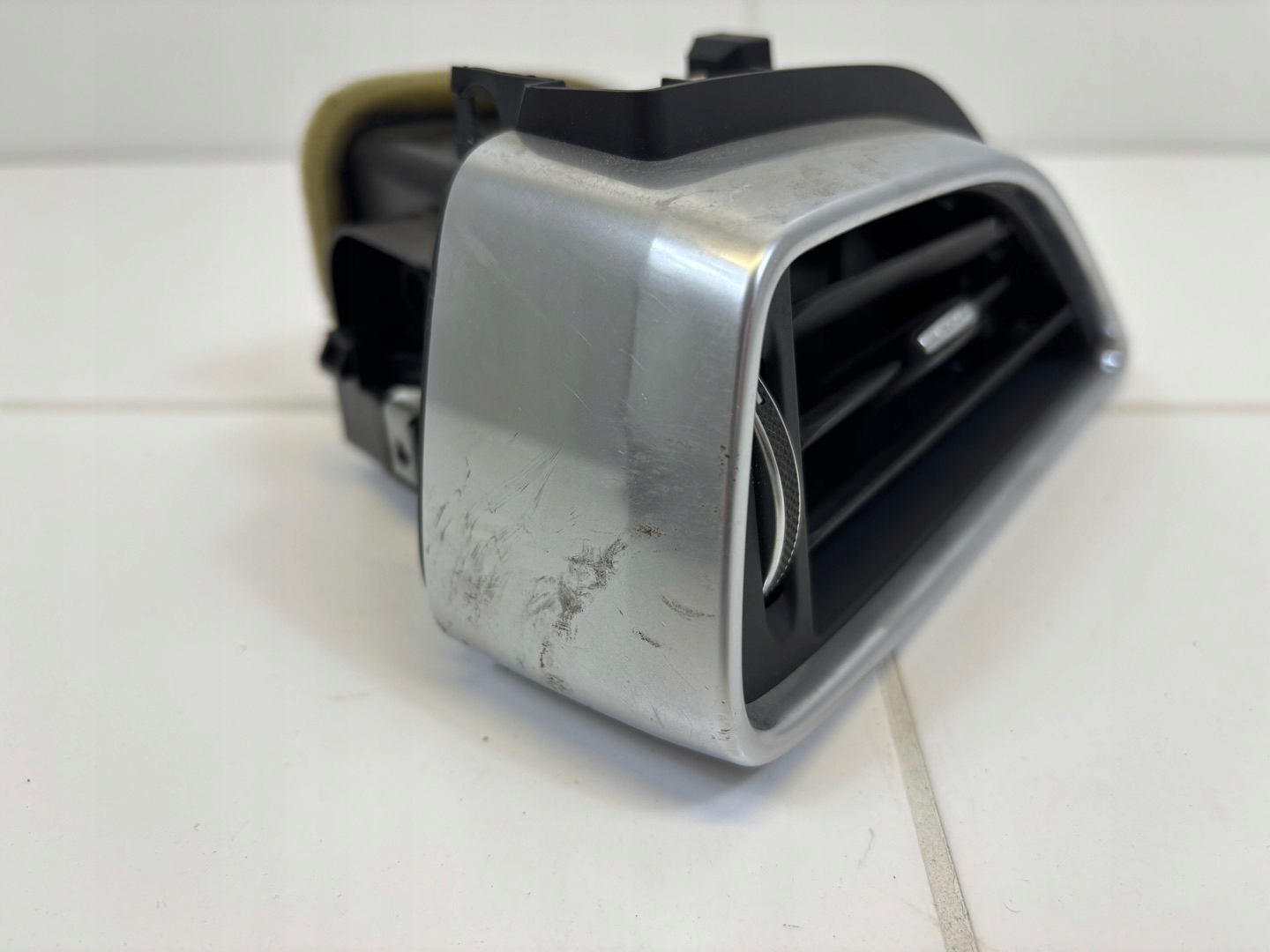 grid air conditioning devices left side Jaguar XF facelift 2015 GX73-018B09-A