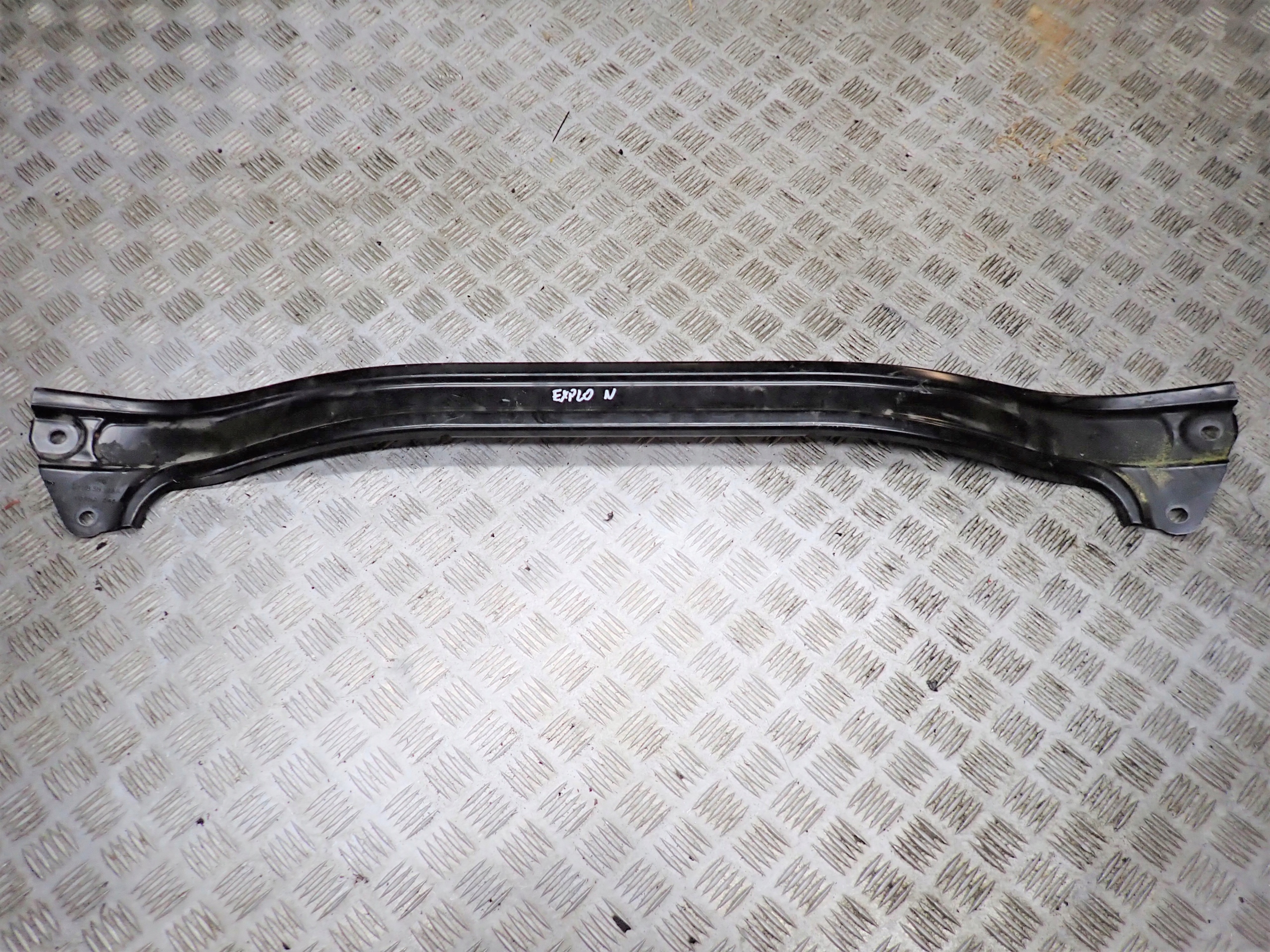 L1MB3B328A - Стійка Чашки Ford Explorer 2020-