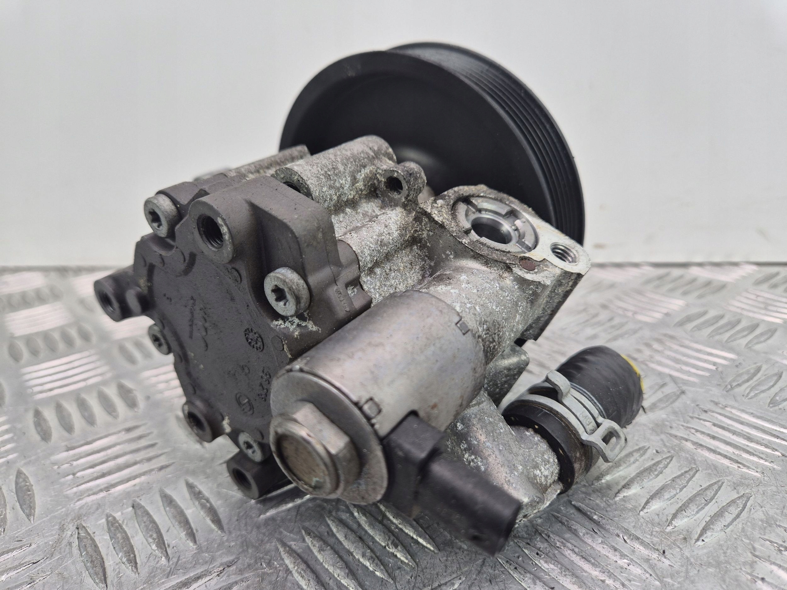 Mercedes C200 CGI W204 Servopumpe A0064667501