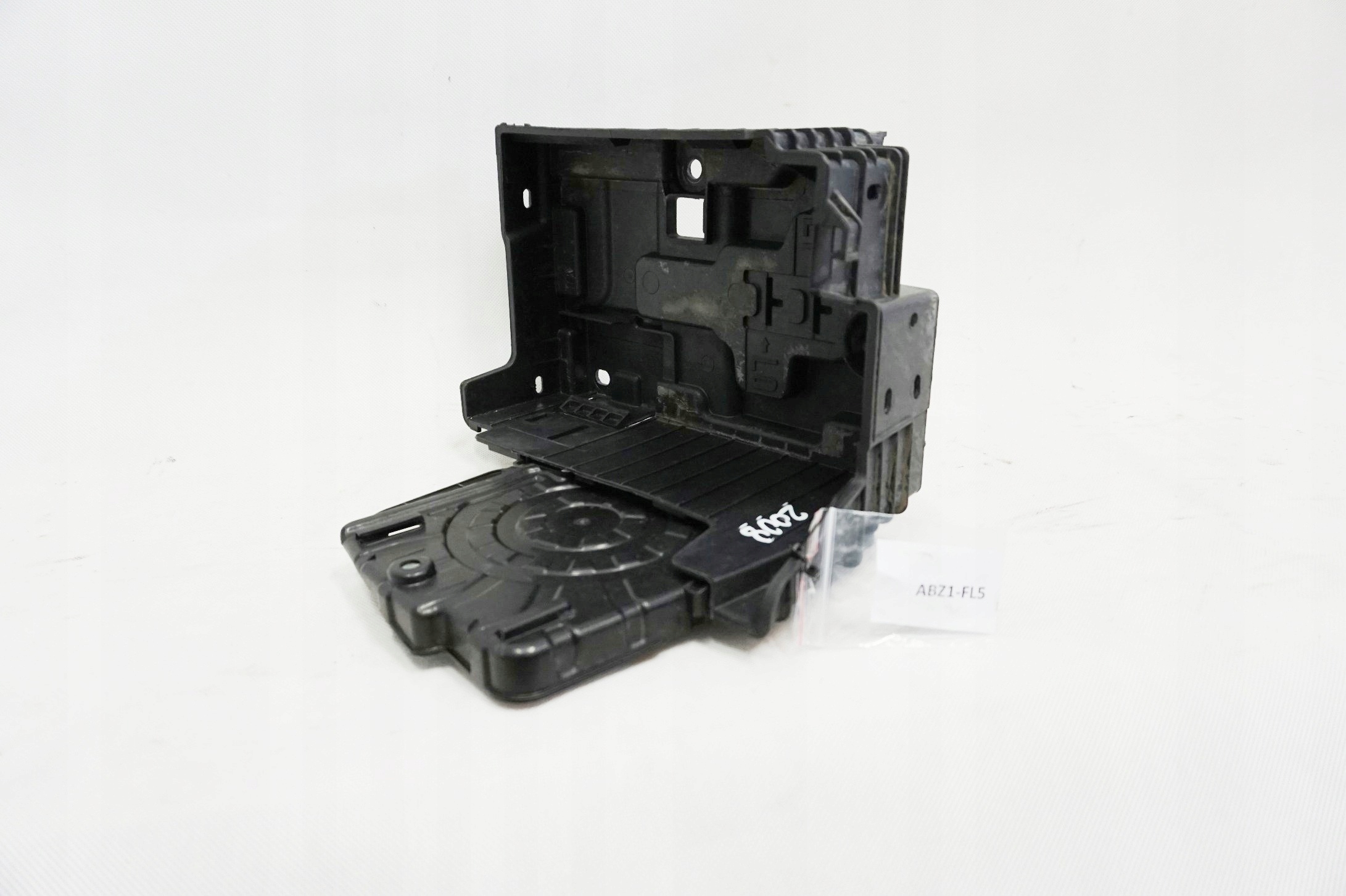 ABZ1-FI5 - ОСНОВАНИЕ АККУМУЛЯТОРА PEUGEOT 2008 1.2 VTI