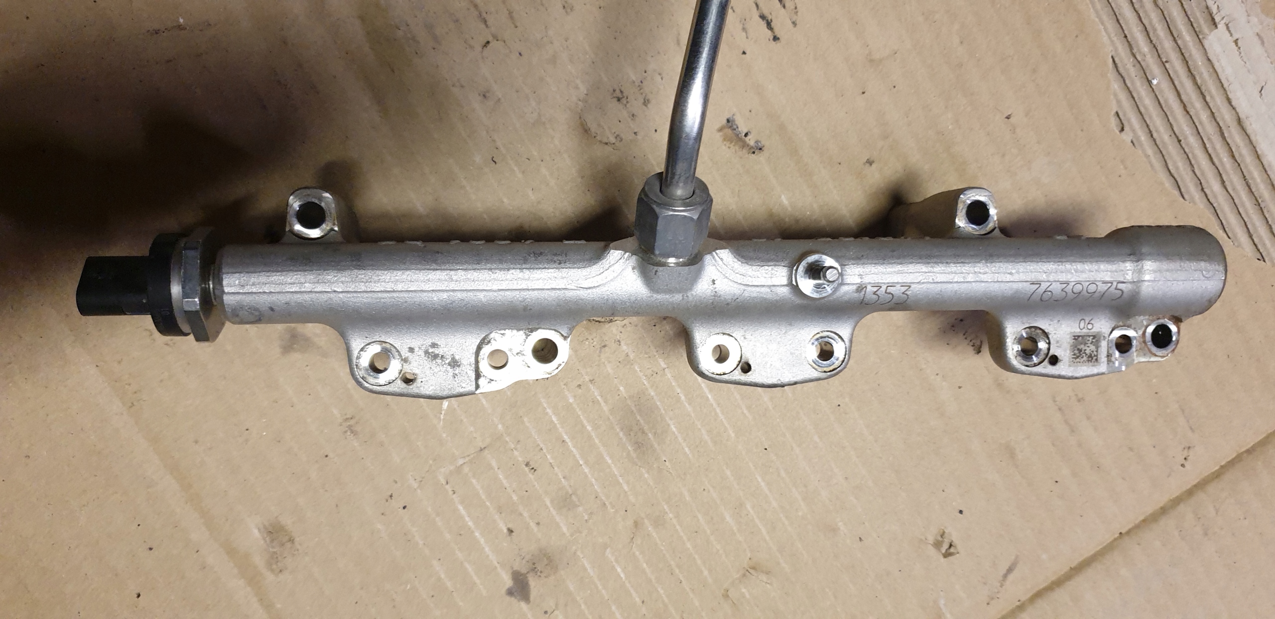 Rampe injection Capteur Carburant BMW Mini 1.5i