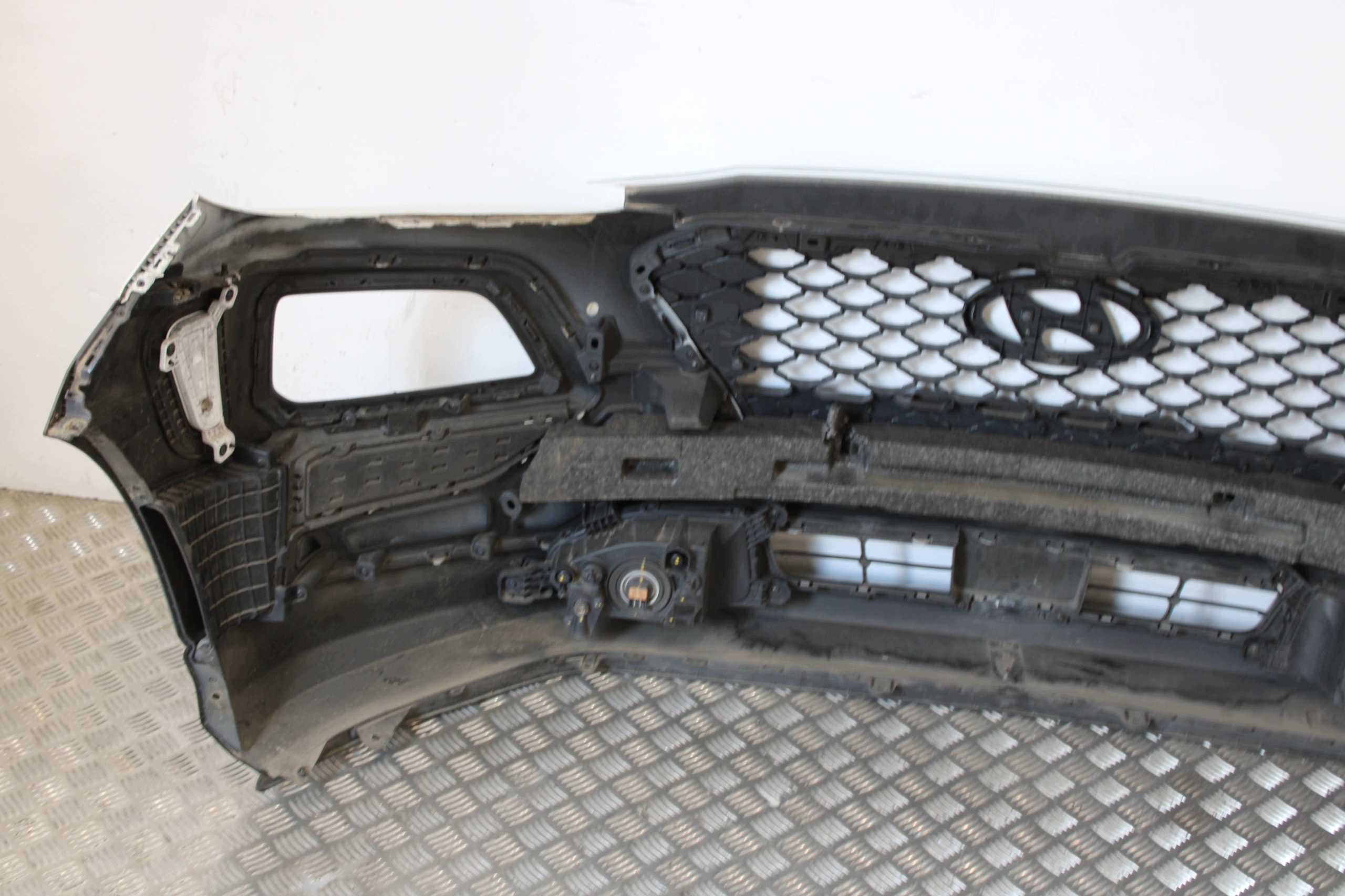 bumper front front HYUNDAI KONA 1.6 CRDI