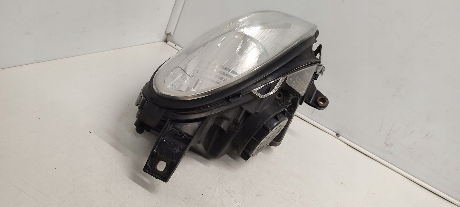 feu avant avant gauche Mercedes W251