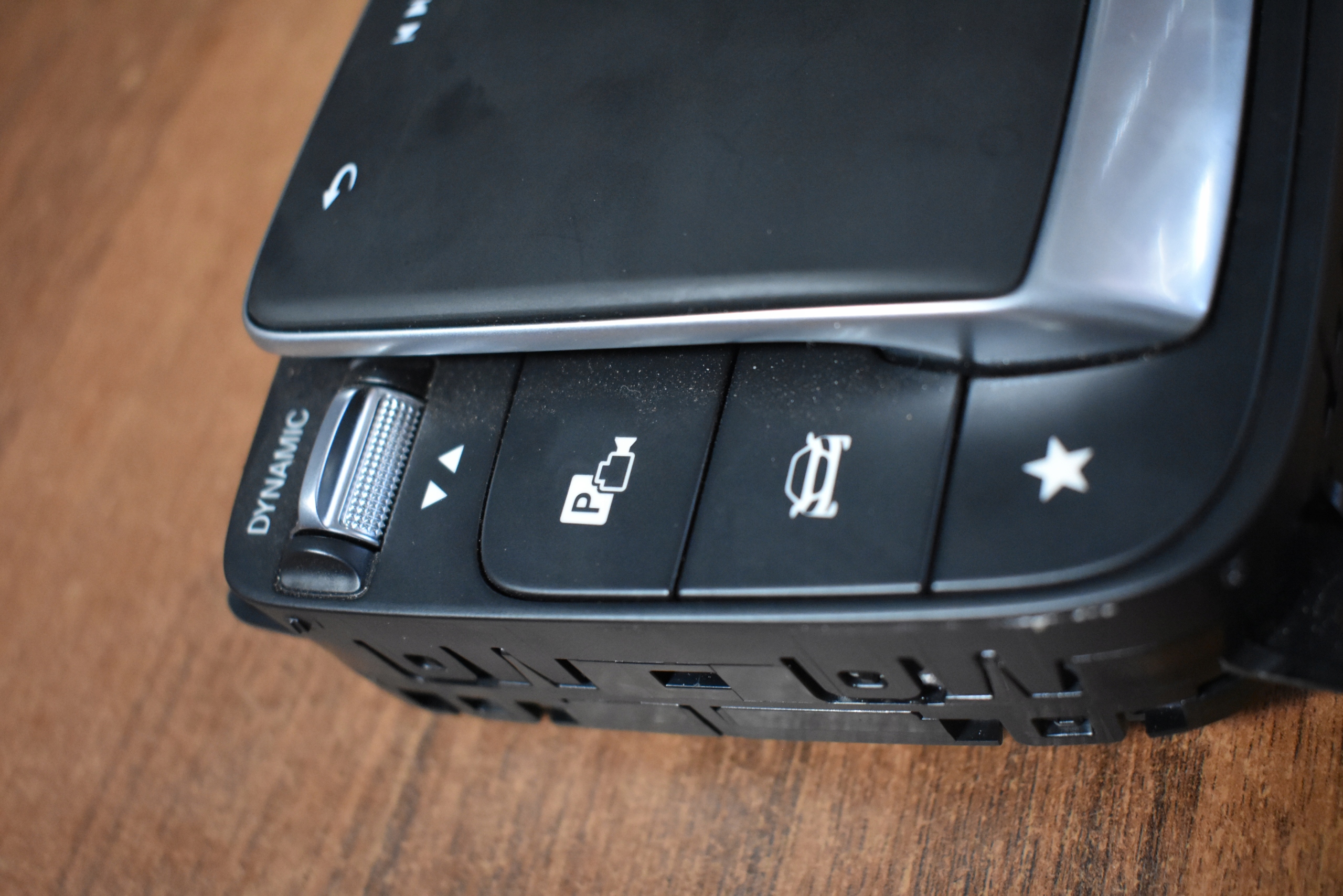 IDEALNY PANEL TOUCHPAD MERCEDES W167 1
