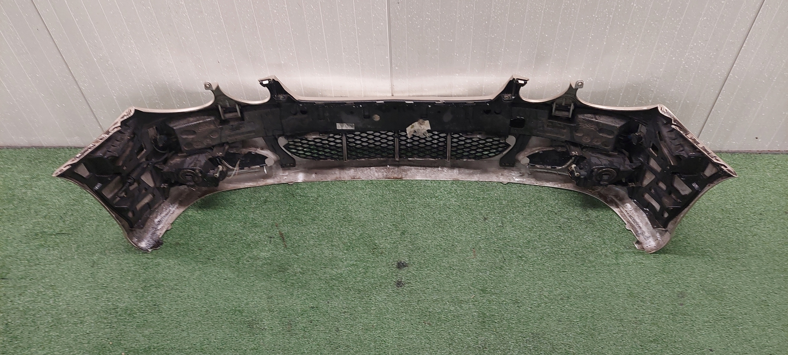 bumper front MERCEDES E-KLASA W211 original LAK: 693