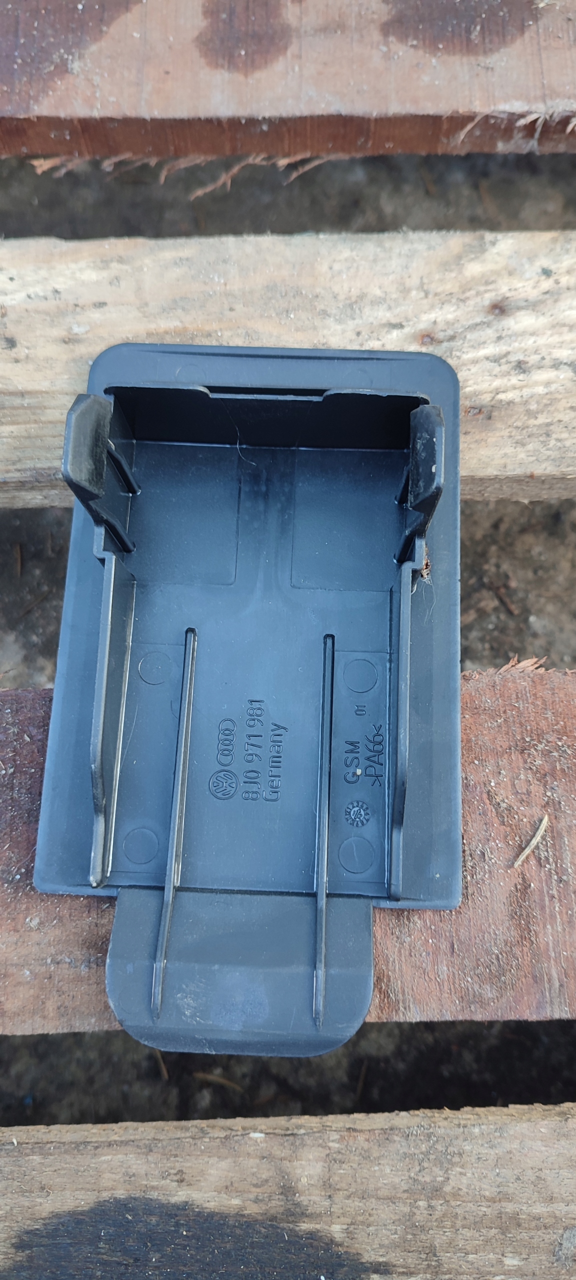 Abdeckung des Sicherungskastens Audi A5 8T 8J0971981