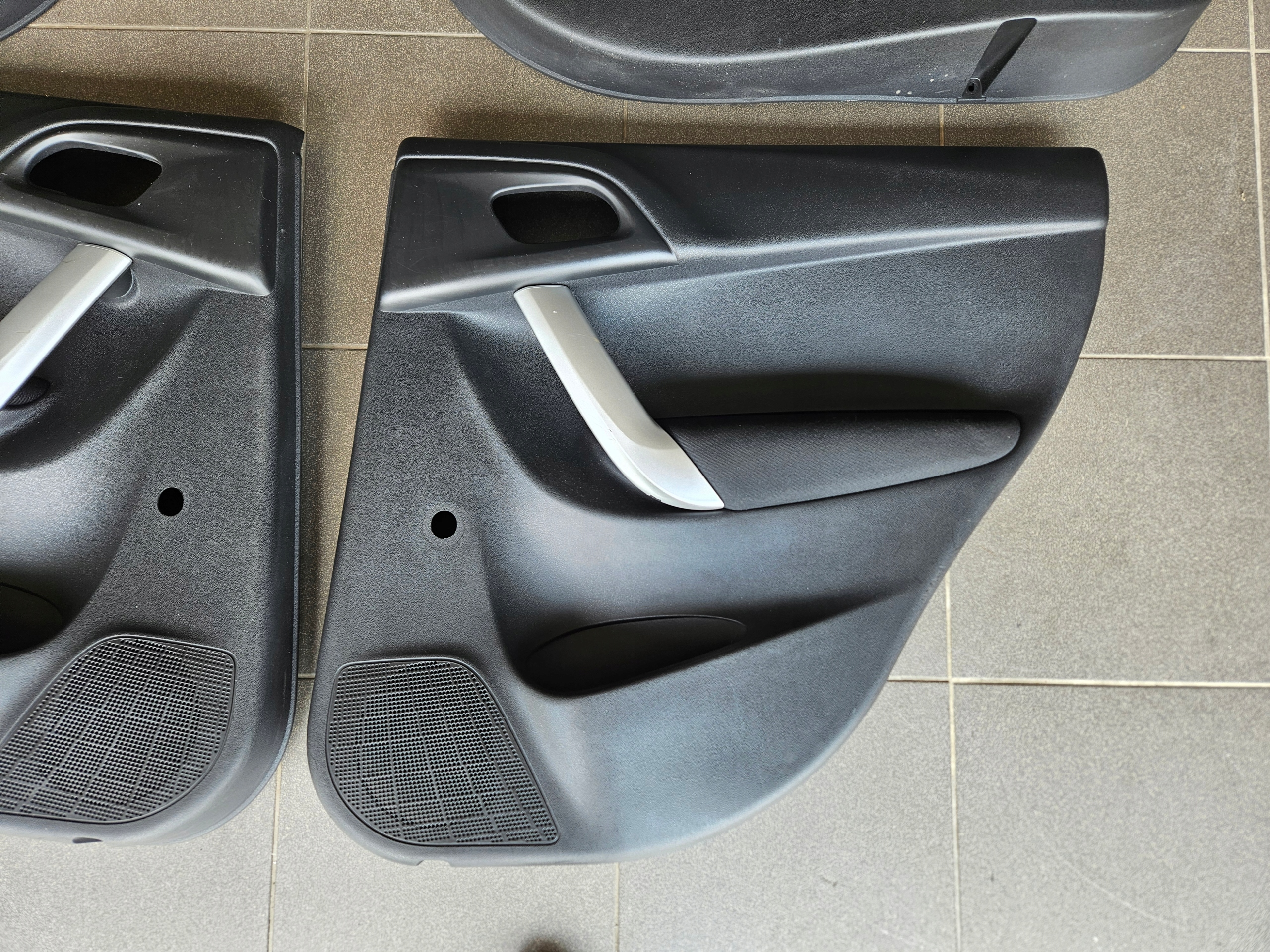 upholstery side for door CITROEN C3 II 2010