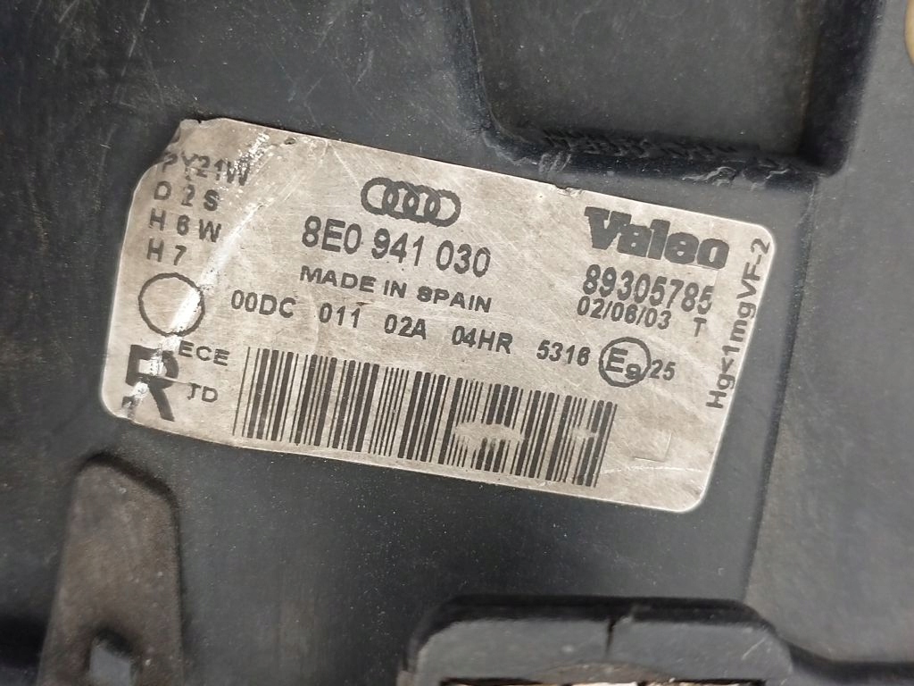 Audi A4 B6 light right front front xenon ksenon 8E0941030