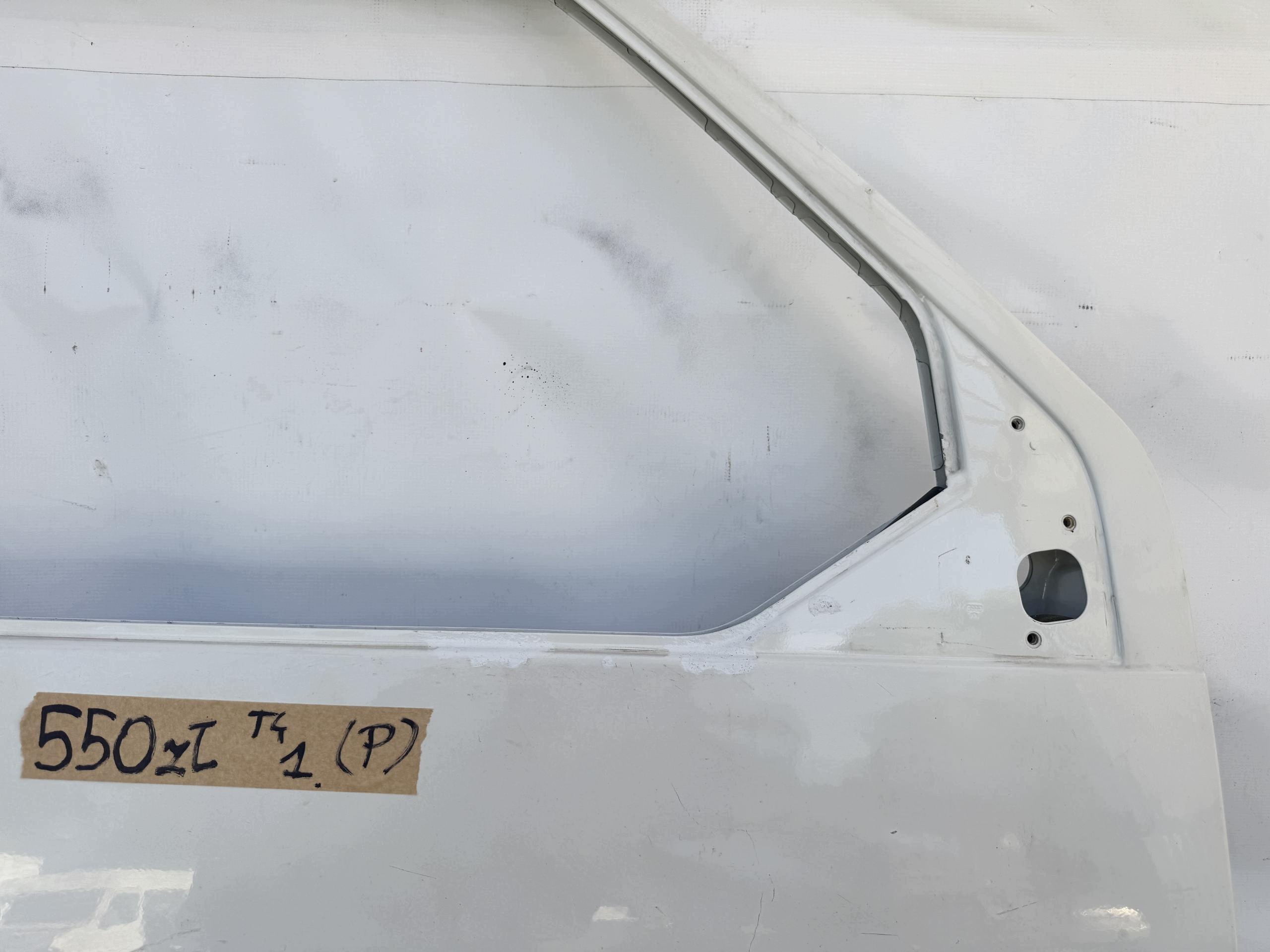 VW TRANSPORTER T4 96- door front right BIALE right front ORYGINALNE