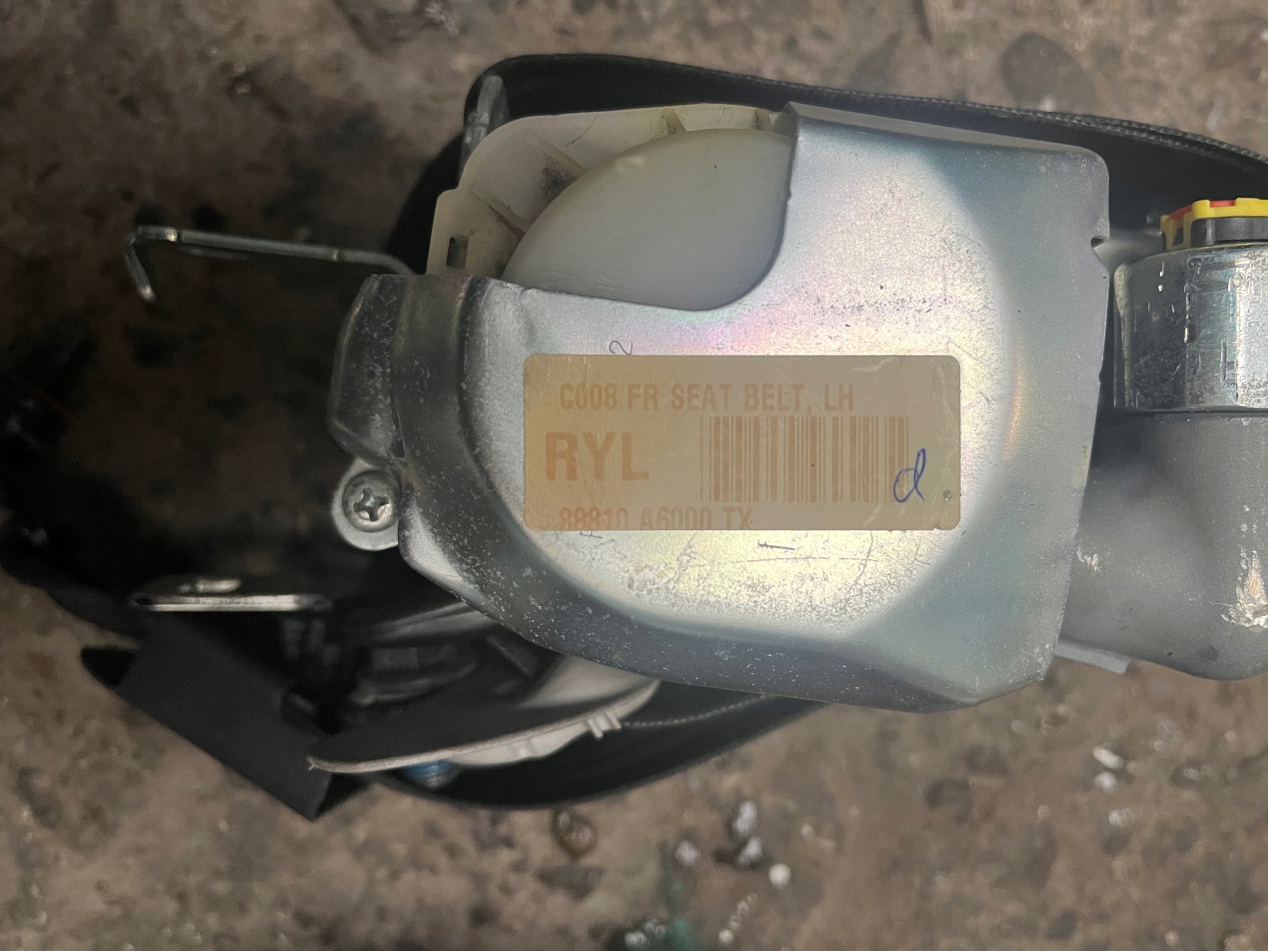 Hyundai i30 II Spanner Gurten links vorne