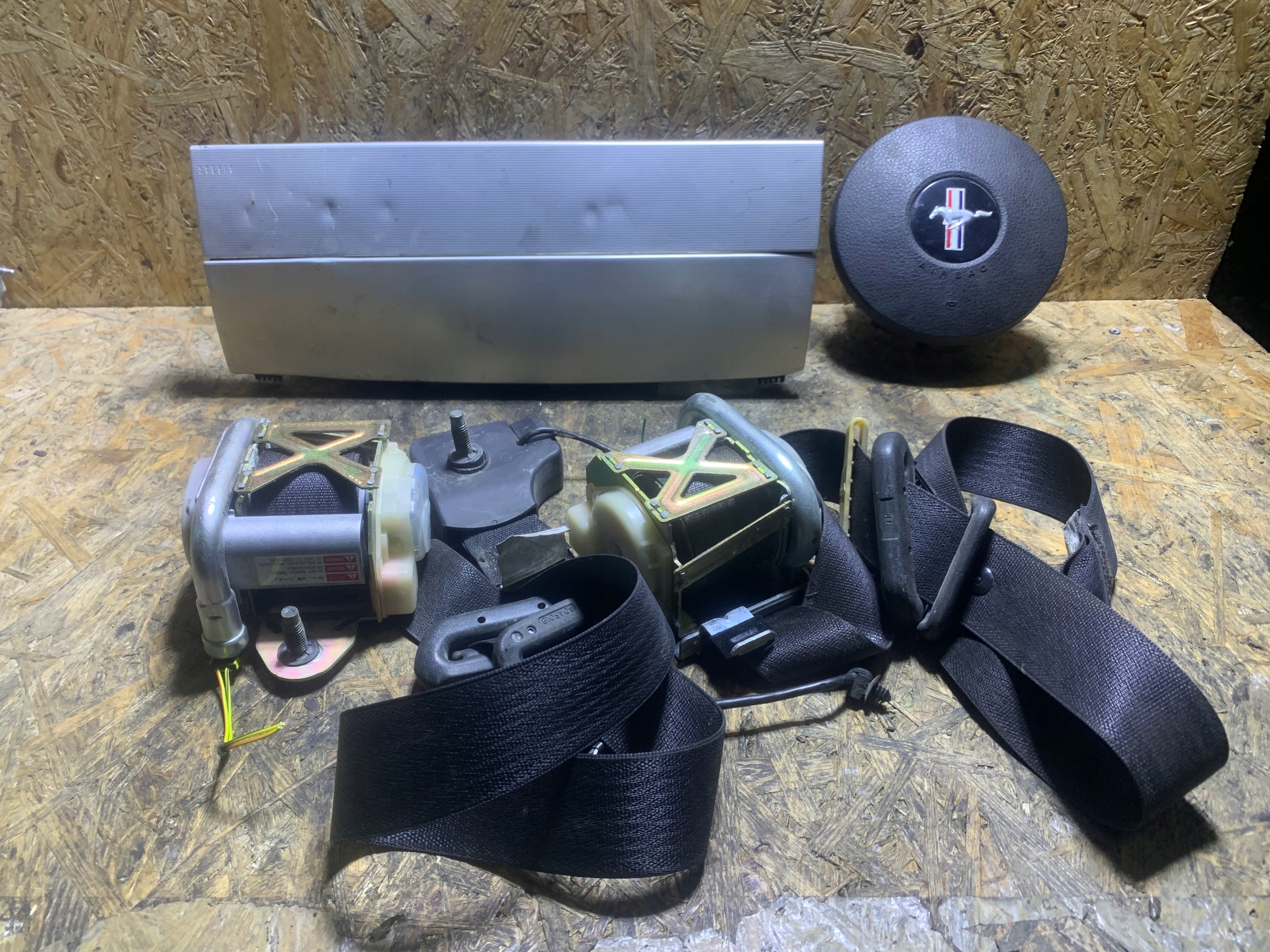 ПОДУШКА БЕЗПЕКИ КОМПЛЕКТ РЕМІНЬ MUSTANG V GT 2005-2009