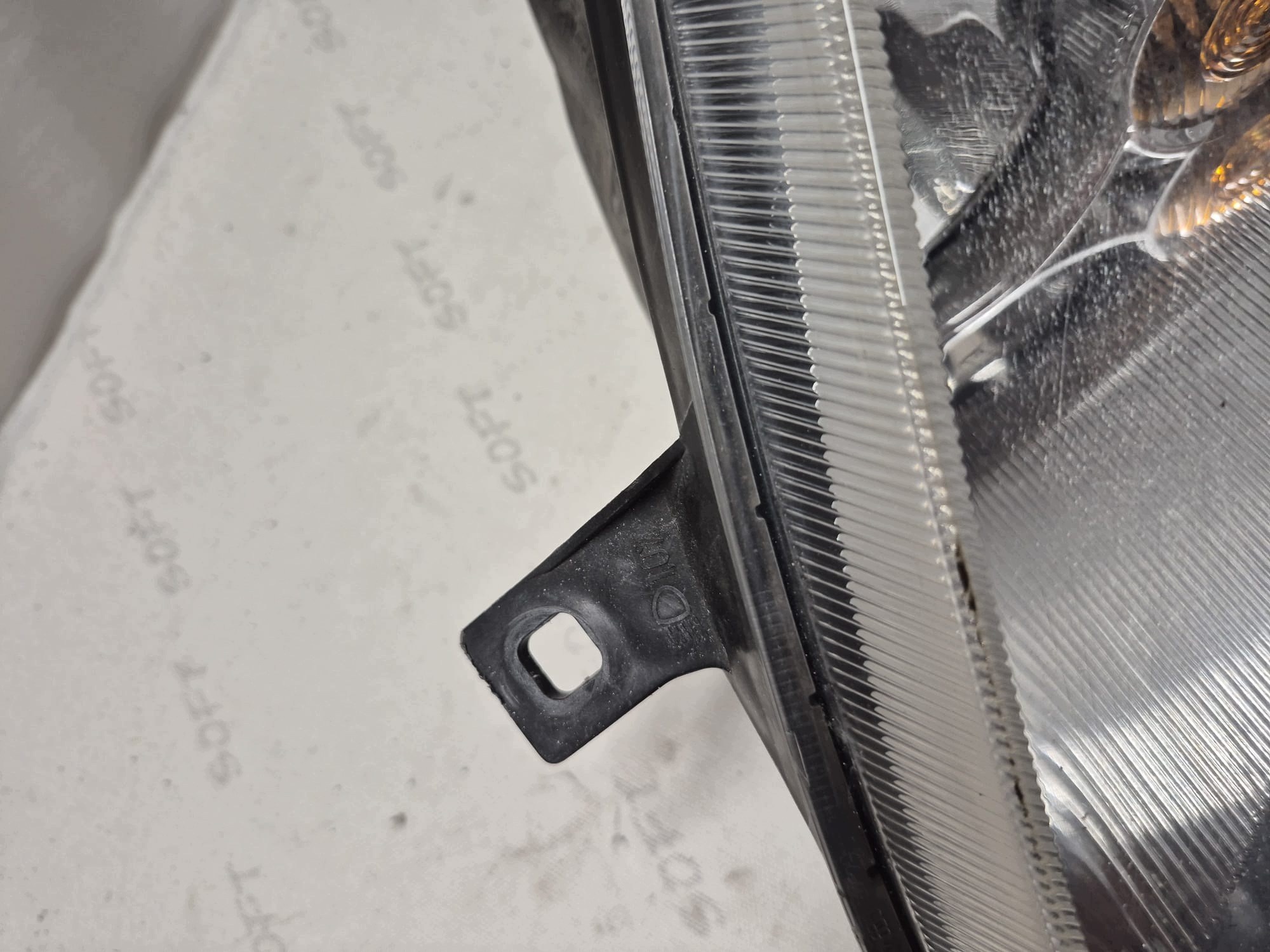 MITSUBISHI COLT 6 VI 04- light left front front MR957353