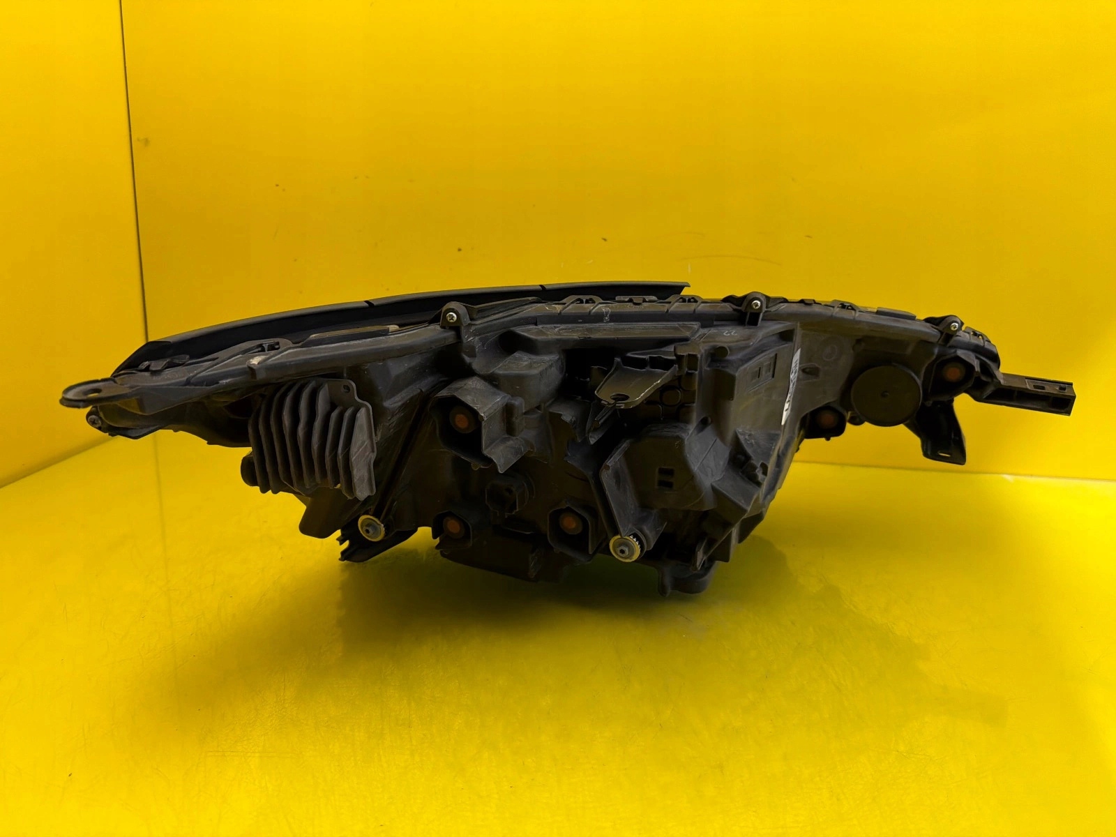 light left front Toyota BZ4X Full Led 22