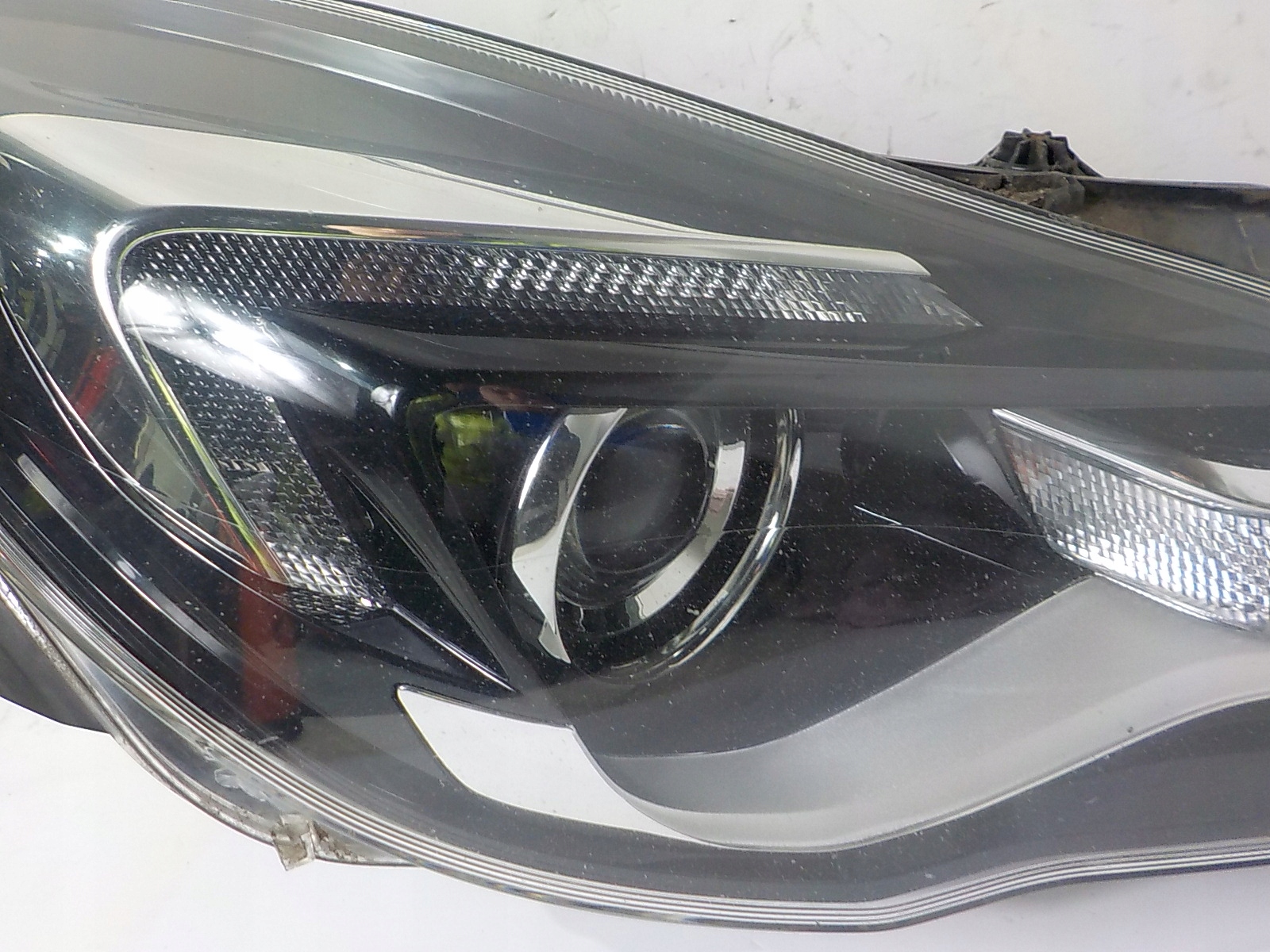 OPEL INSIGNIA A LIFT light right front front UK