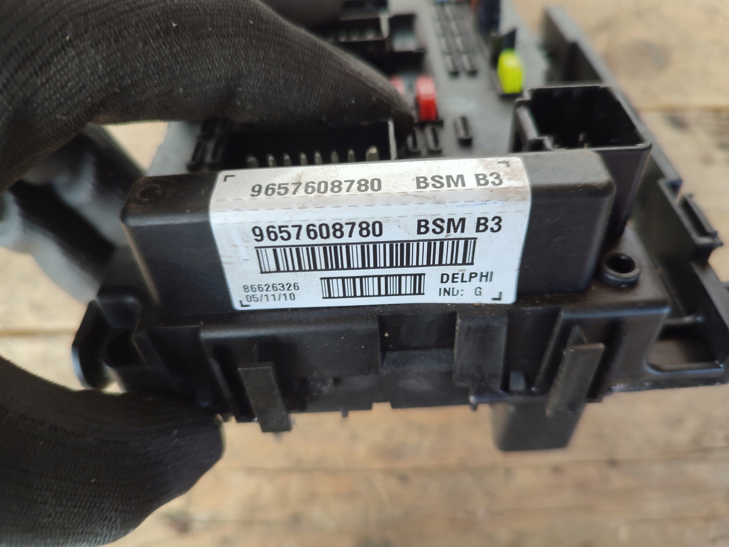 Module fusibles PEUGEOT 206 9657608780