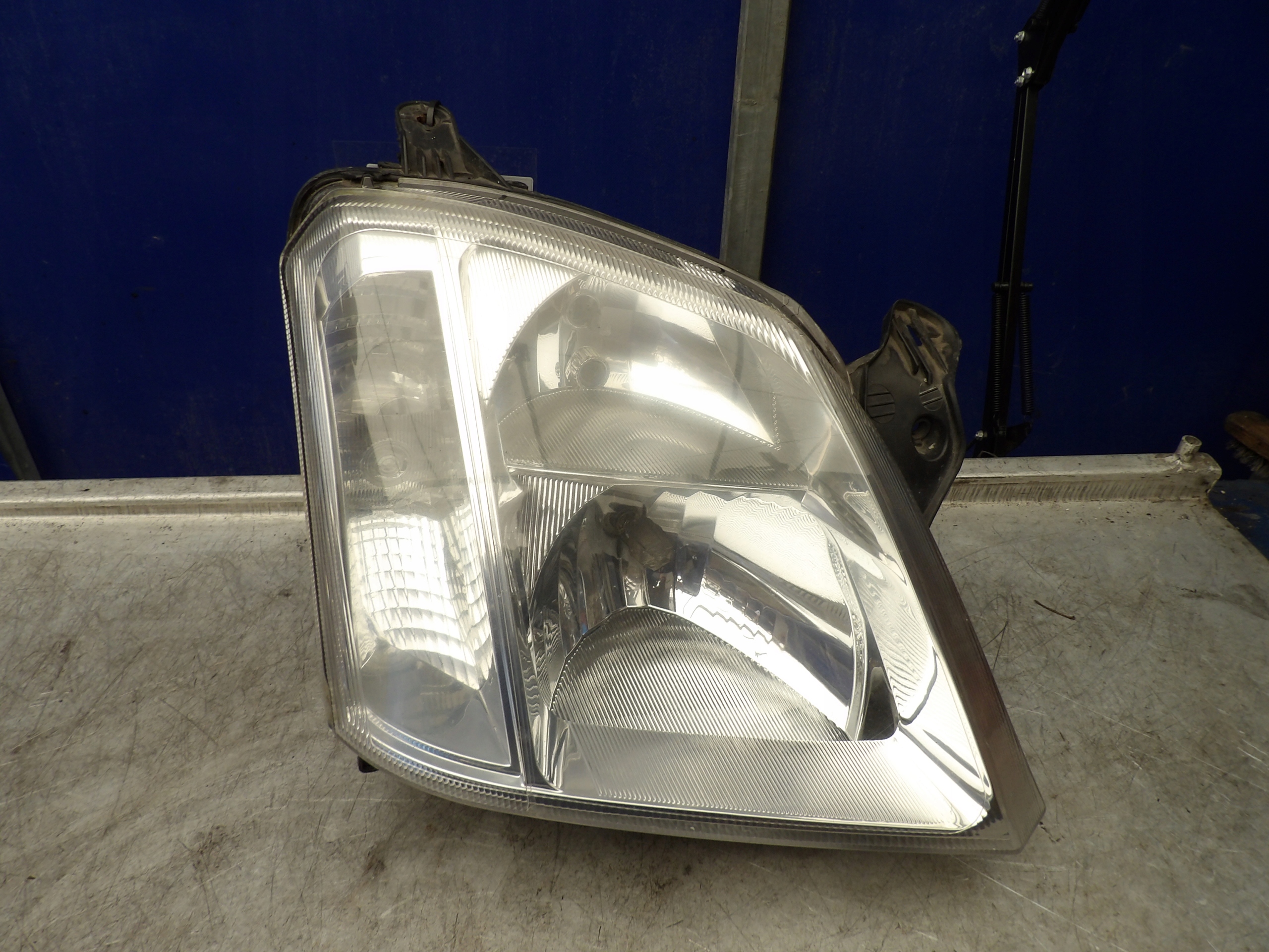 Opel Meriva A light front right