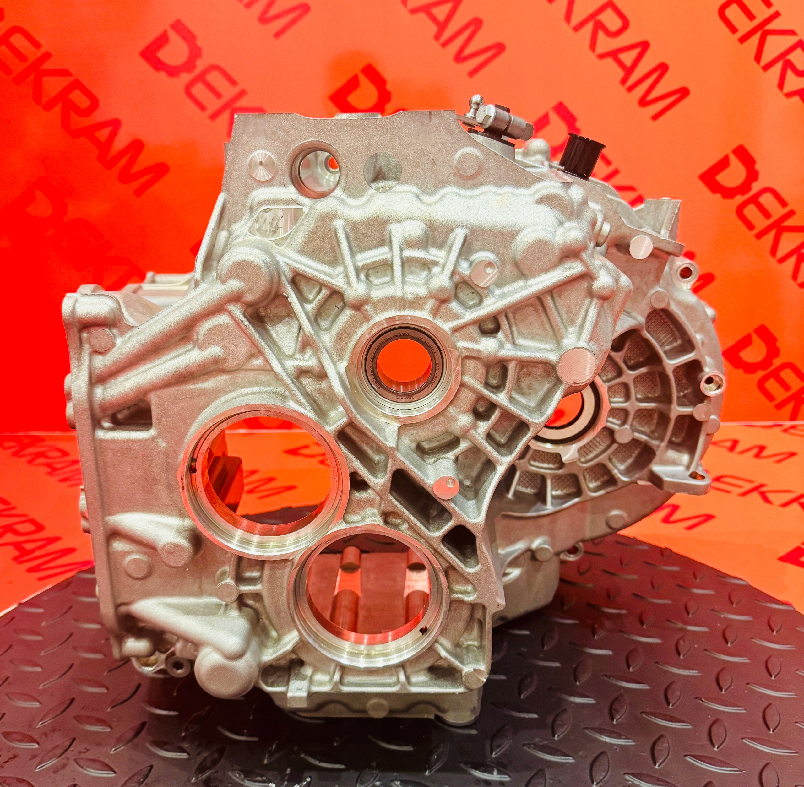 Nová skříň převodovky 0GC301103E Dsg DQ381 Audi Vw Seat Skoda