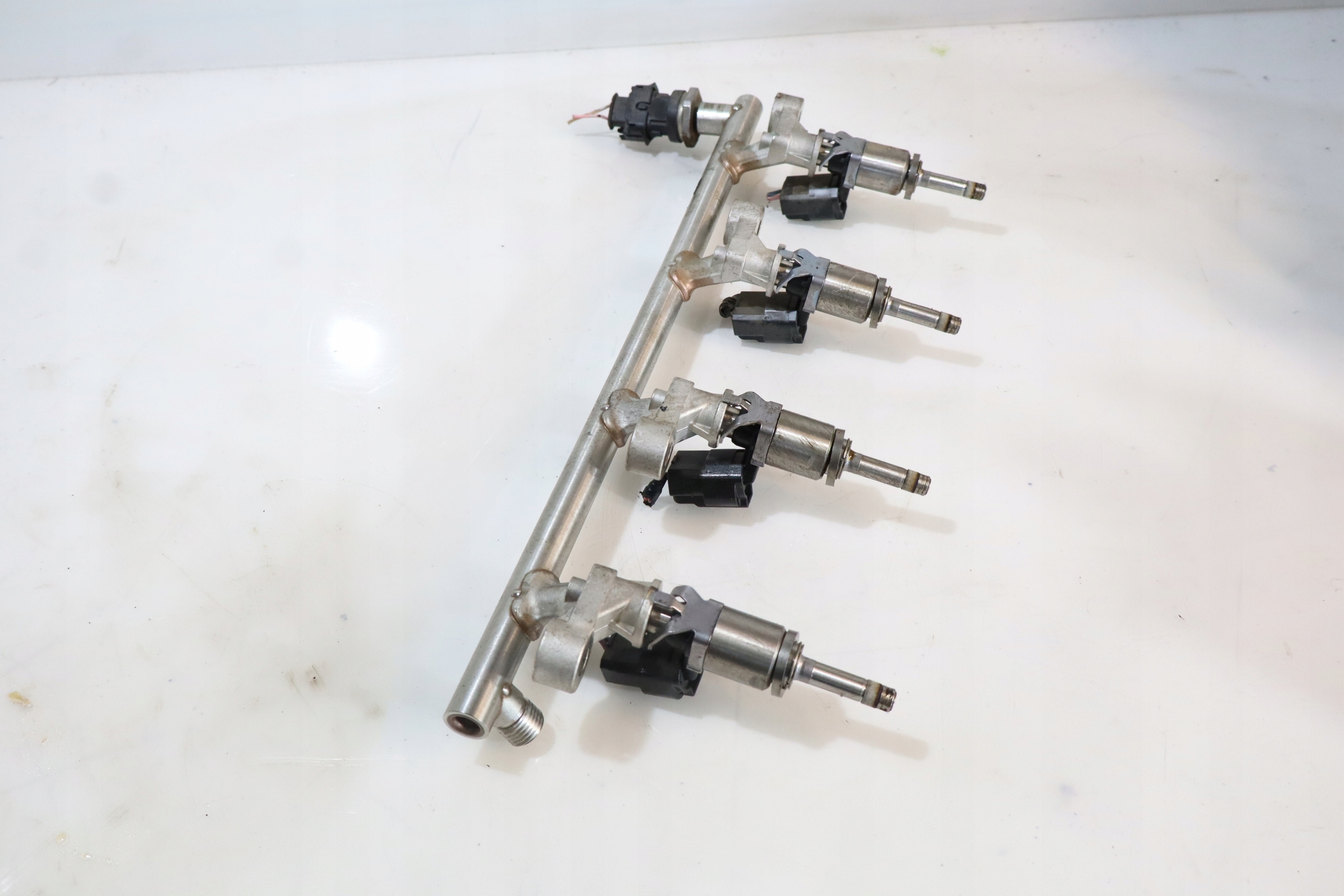 LISTWA WTRYSKOWA MAZDA 3 III 2.0 16V