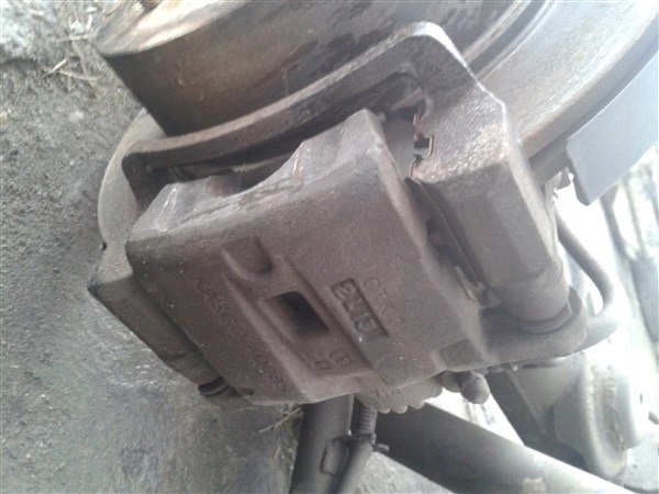 ZACISK PRAWY TYLNY TYL KIA SORENTO 2 5 CRDI 140KM