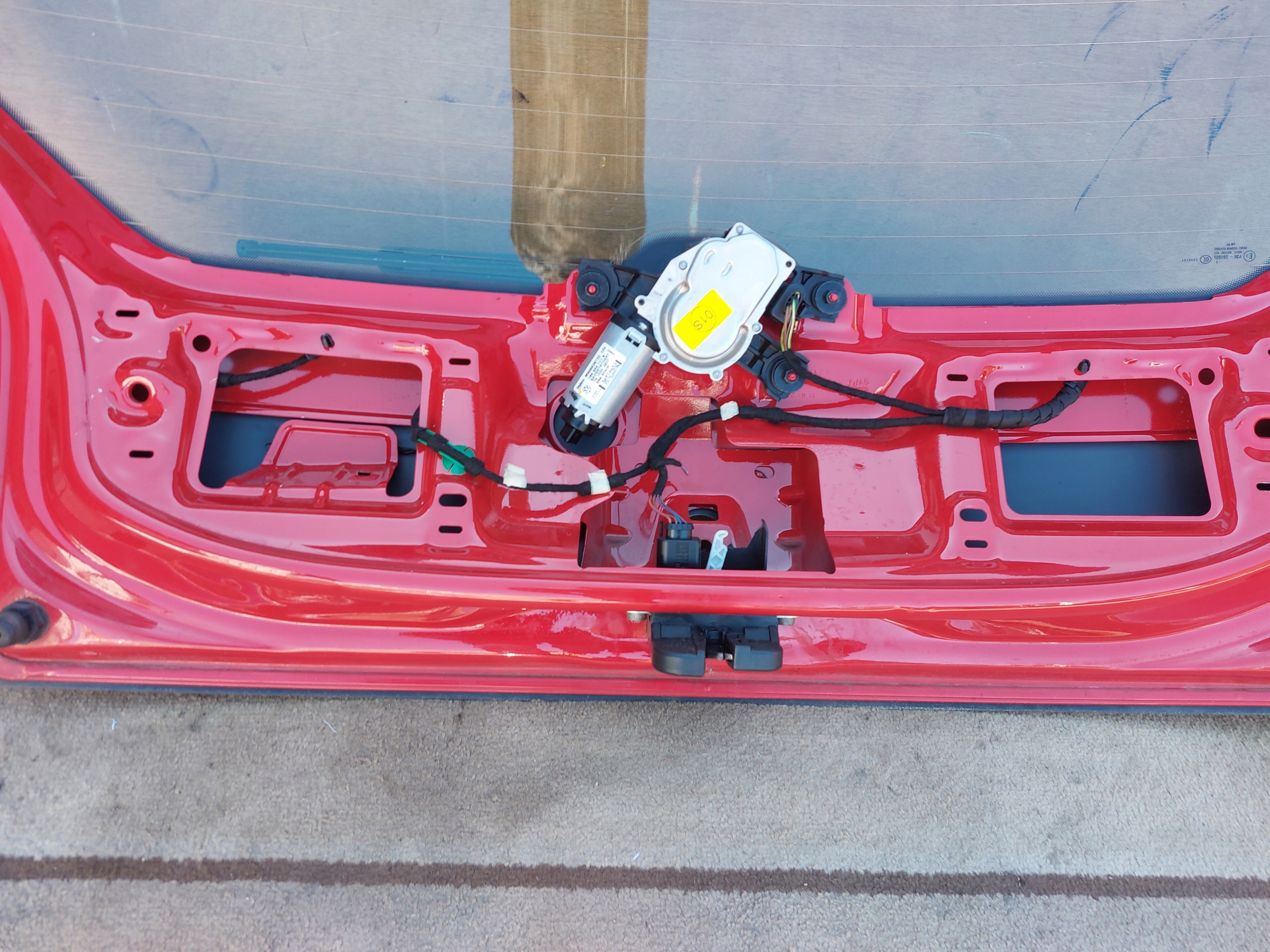 boot door VW UP 12r red LY3D