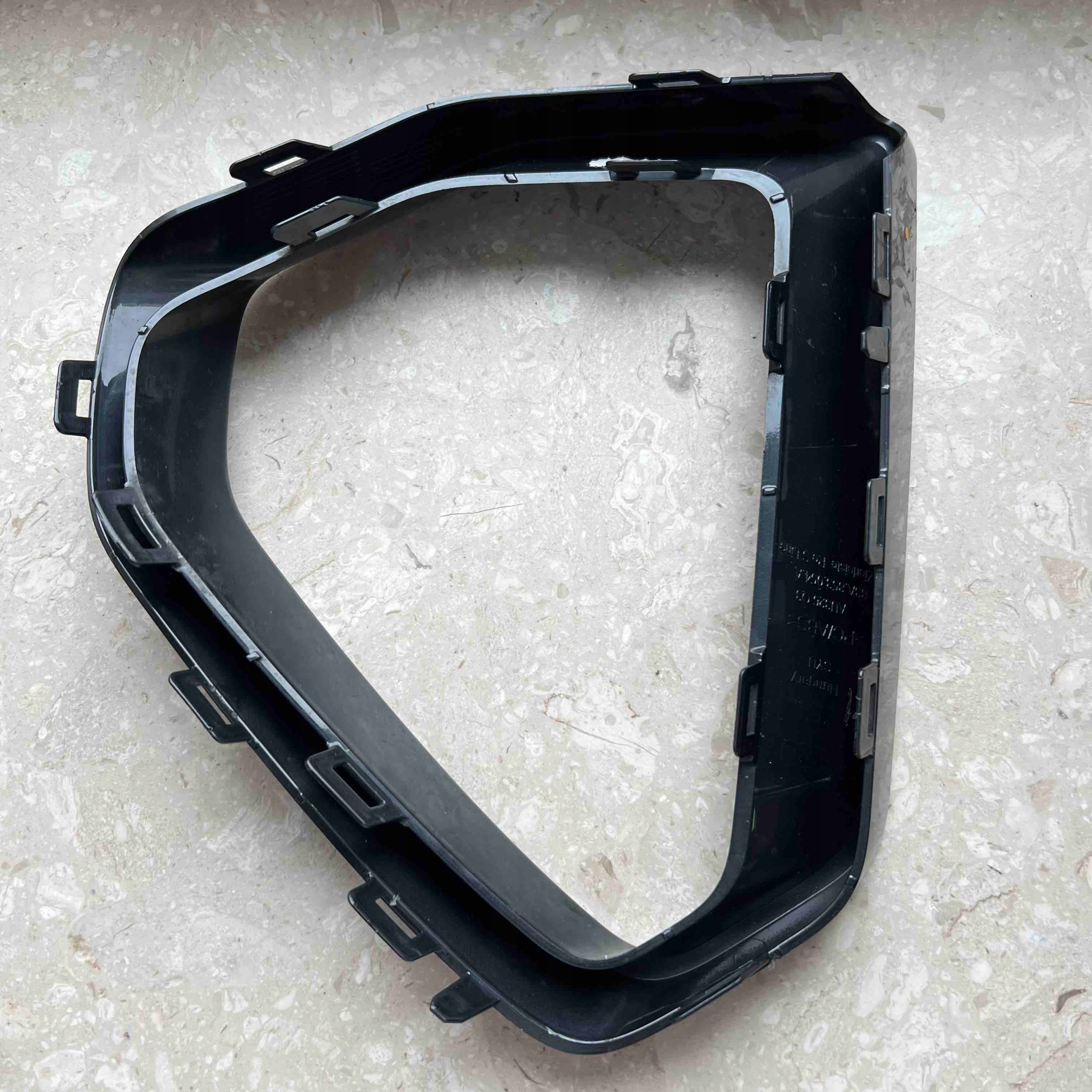 AUDI Q3 II S-LINE 2019-> grid of a bumper right front 83A853054A