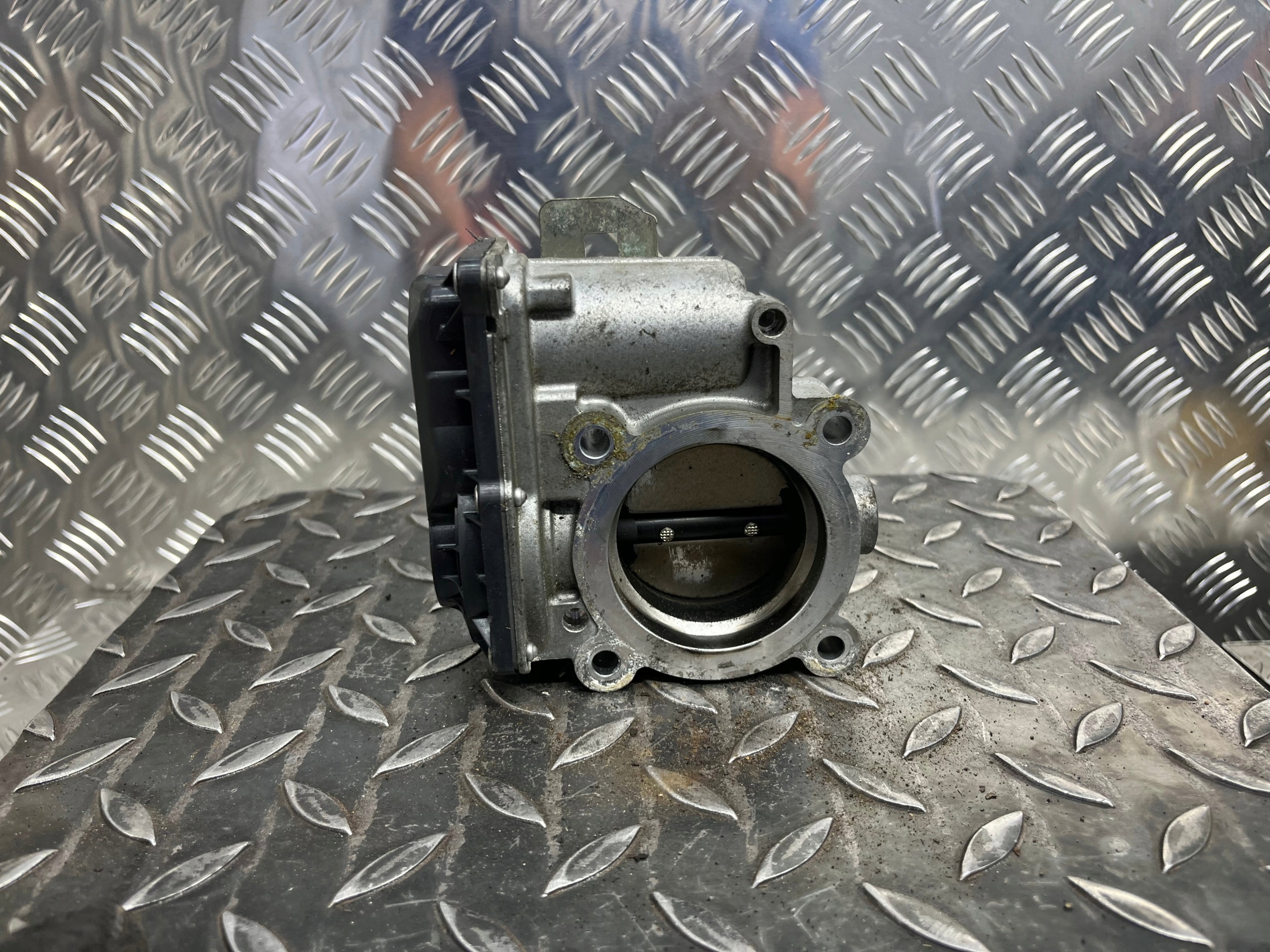 throttle flap MAZDA CX3 PE0113640B