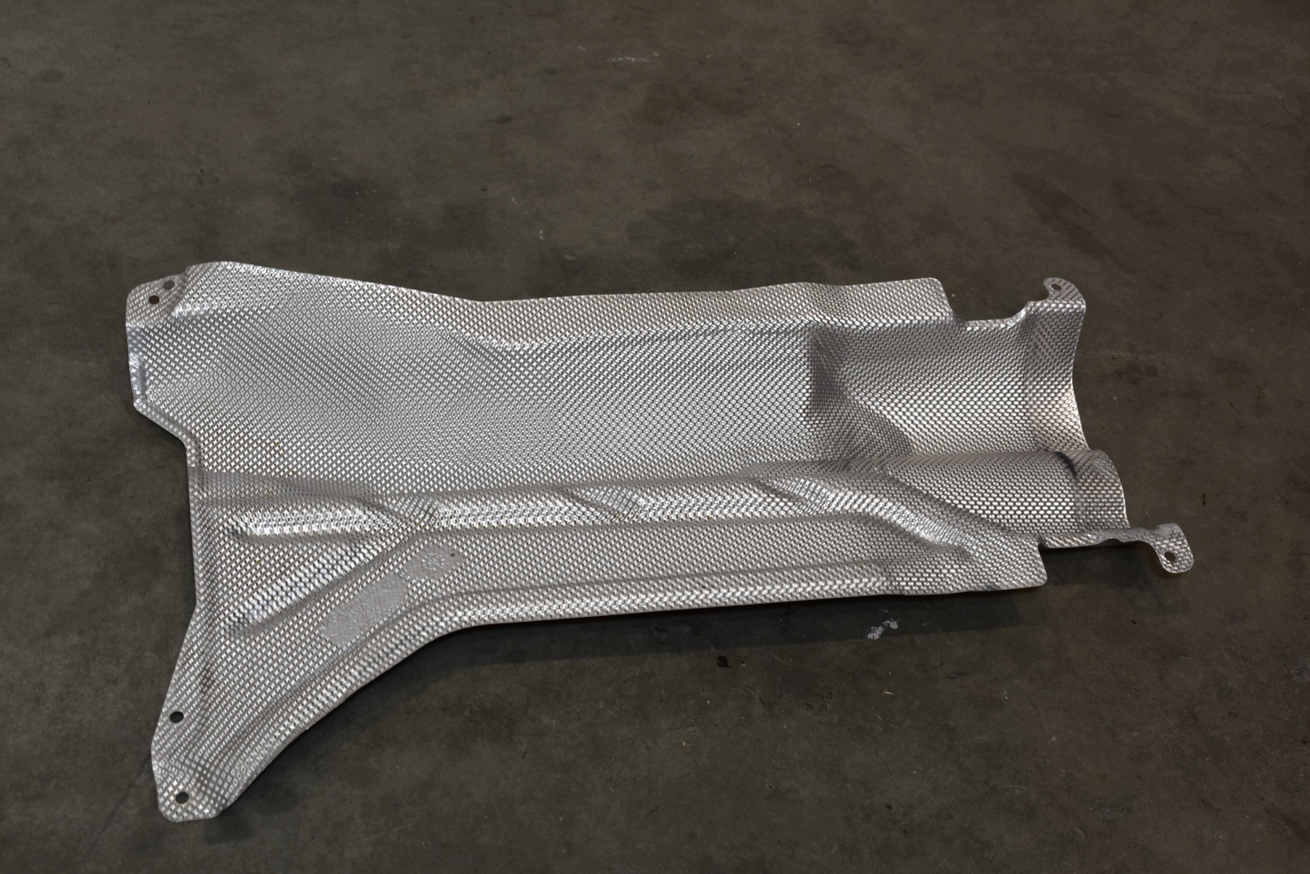 IDEALNA Blende Abdeckung TERMICZNA MERCEDES GLB X247 1