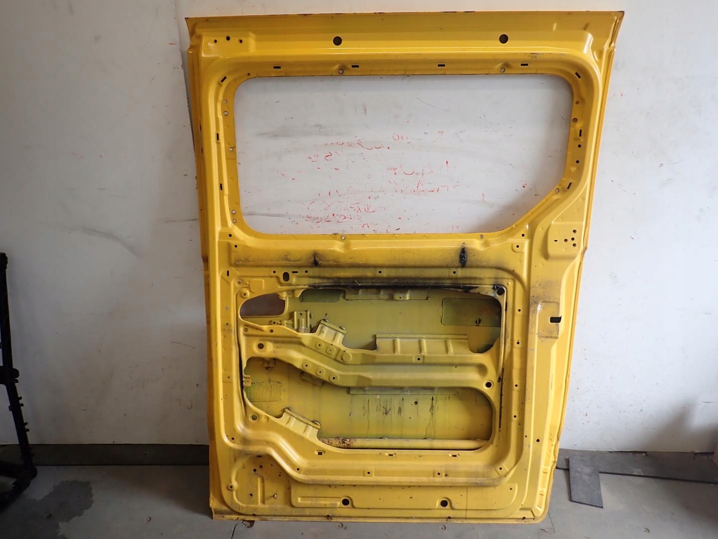 door rear part rear. right sliding HYUNDAI H1 2007-2013