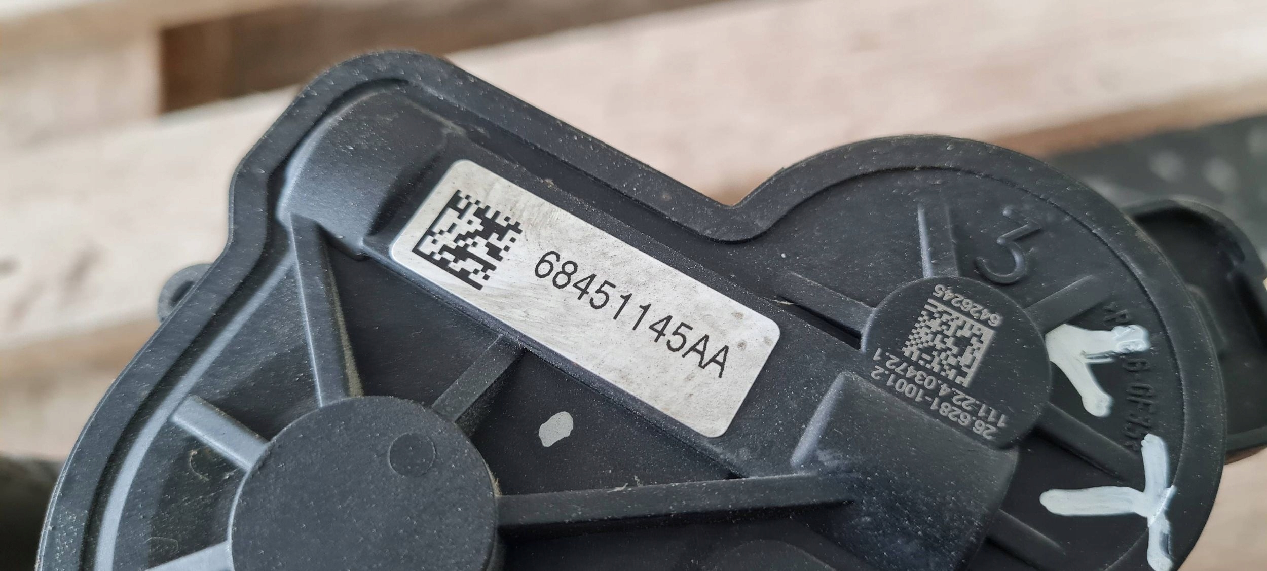 Chrysler Pacifica 2022 caliper brake left rear part rear 68451145AA