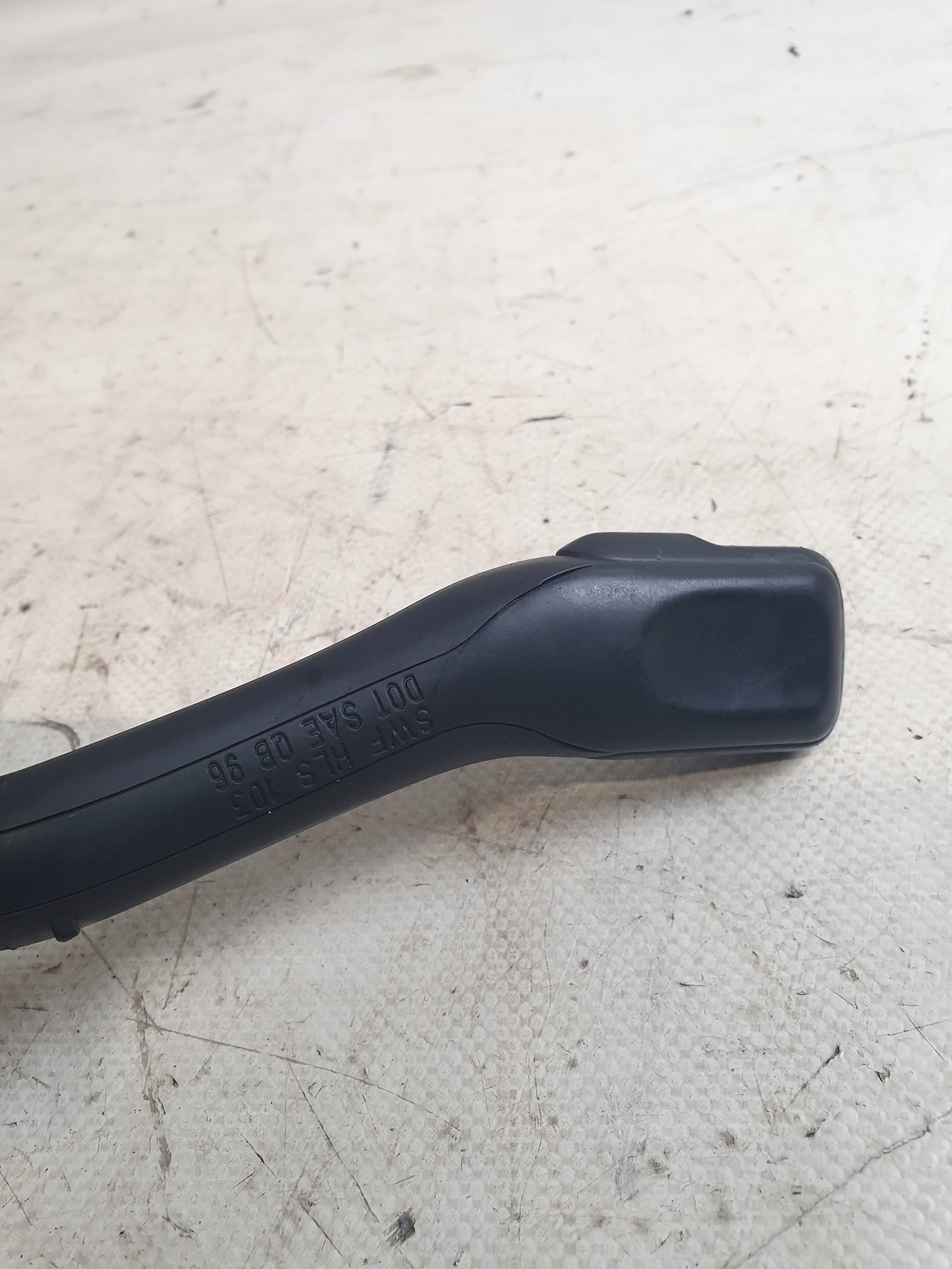 commande levier commodo sous volant SKODA FABIA et 8L0953513G